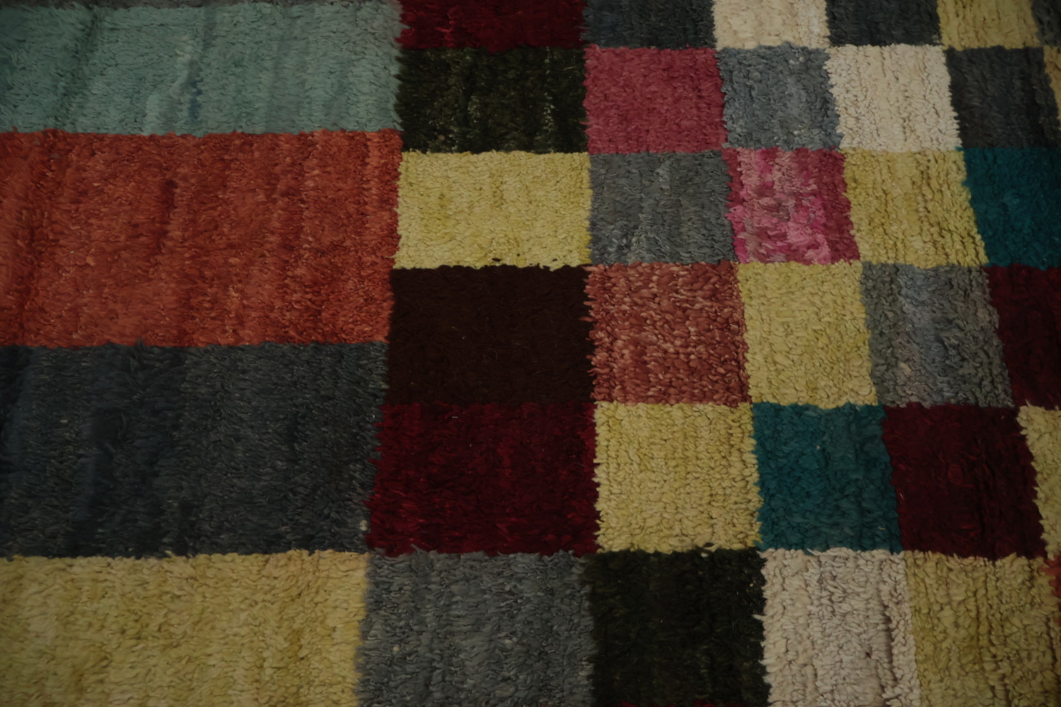 Vibrant Wool Moroccan Area Rug 8x10 for Modern Interiors