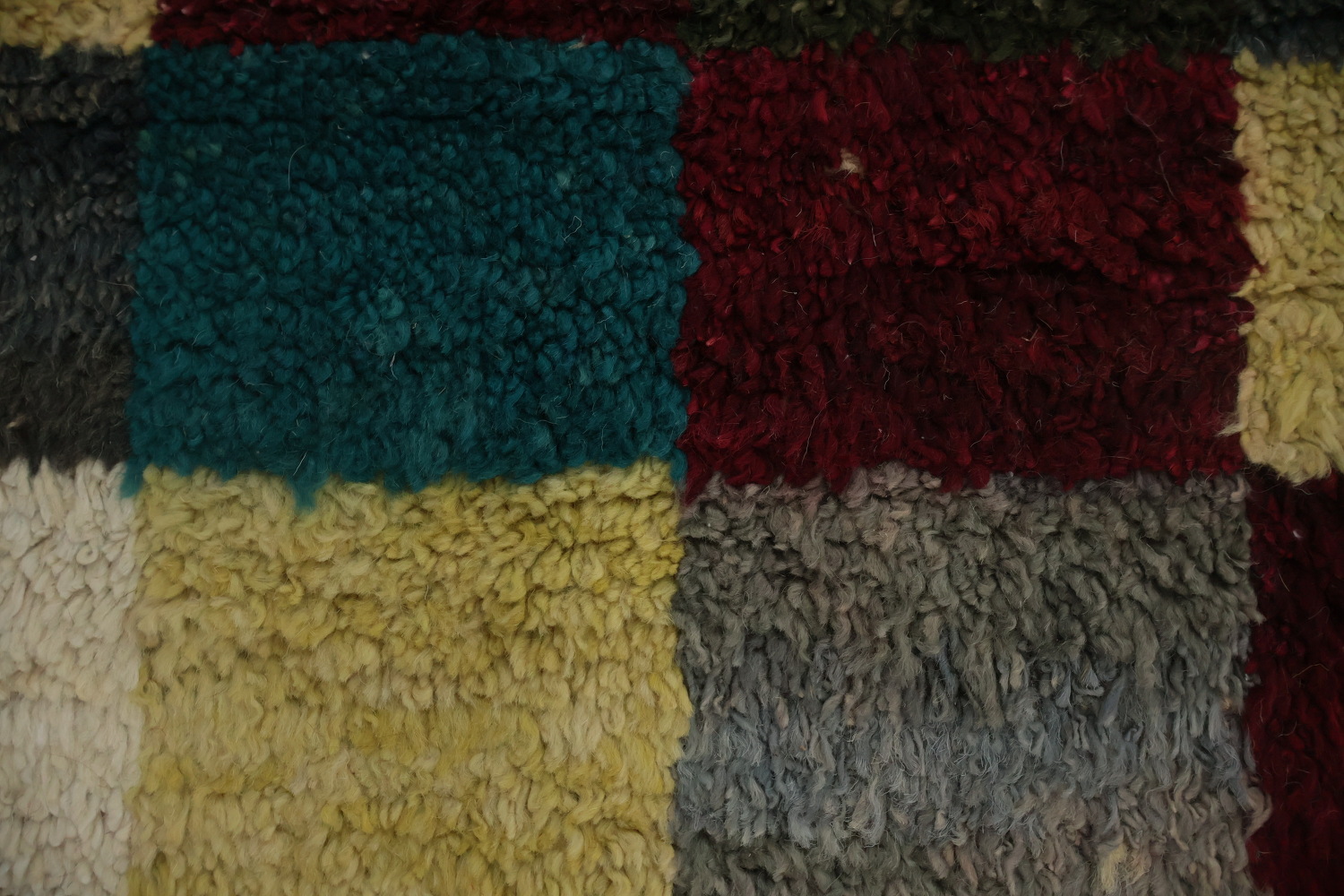 Vibrant Wool Moroccan Area Rug 8x10 for Modern Interiors