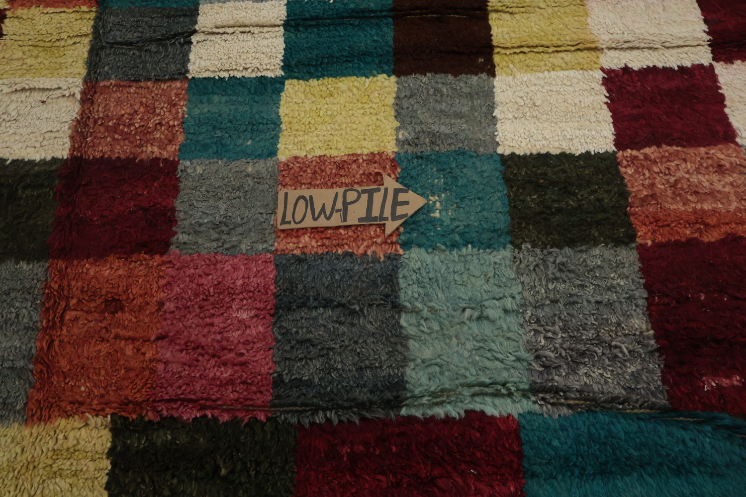 Vibrant Wool Moroccan Area Rug 8x10 for Modern Interiors