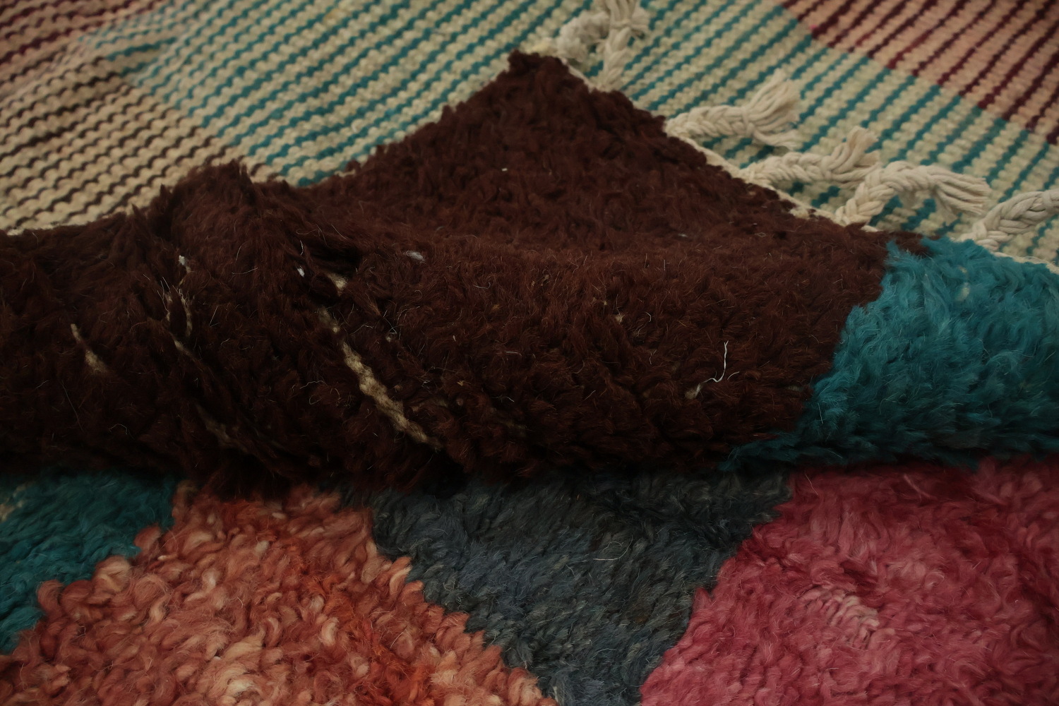 Vibrant Wool Moroccan Area Rug 8x10 for Modern Interiors