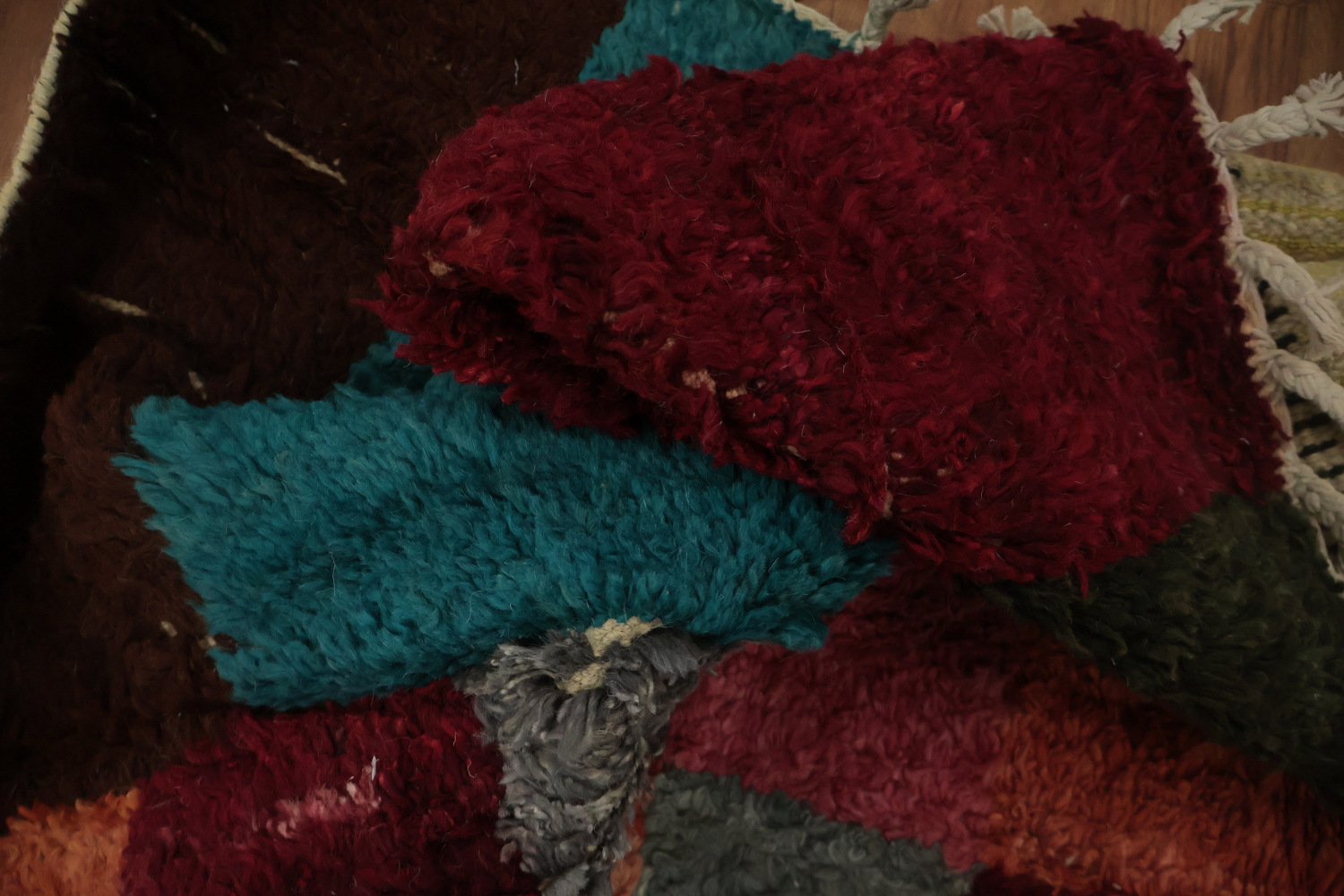 Vibrant Wool Moroccan Area Rug 8x10 for Modern Interiors