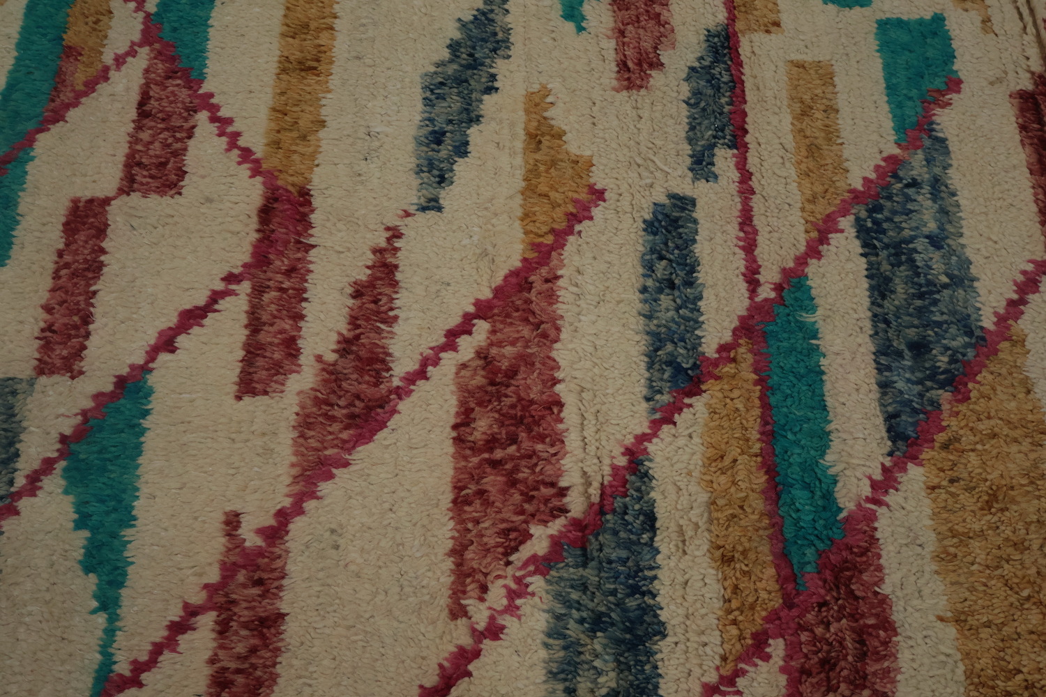 Eye-Catching Triangle Design Moroccan Wool Area Rug 7x11
