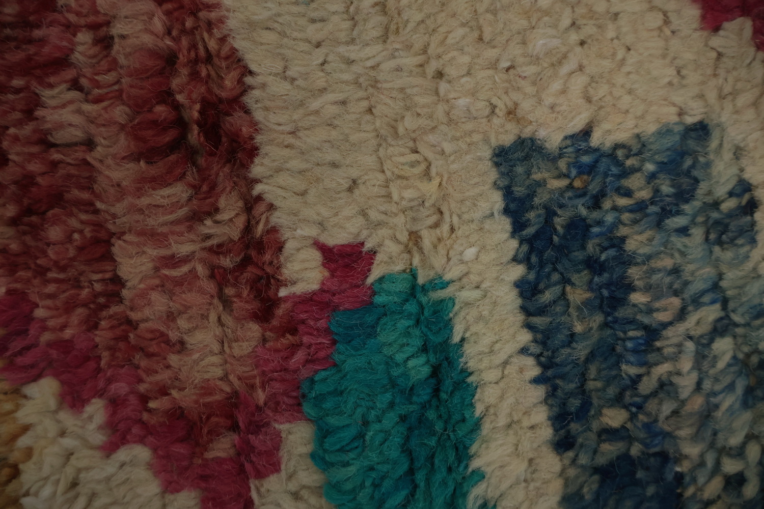 Eye-Catching Triangle Design Moroccan Wool Area Rug 7x11
