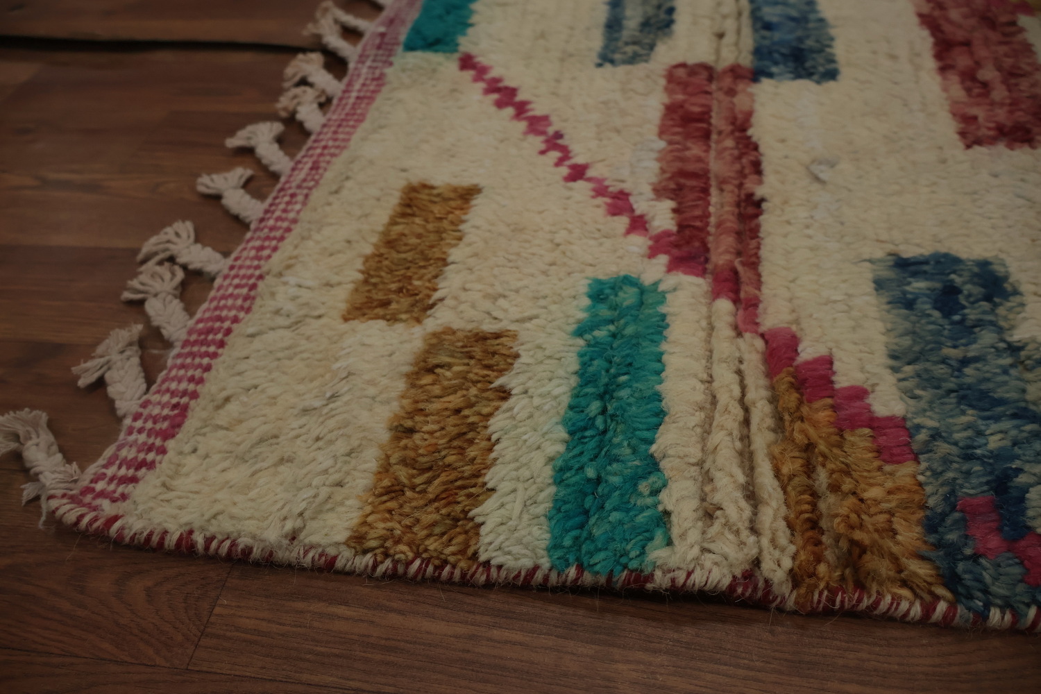 Eye-Catching Triangle Design Moroccan Wool Area Rug 7x11