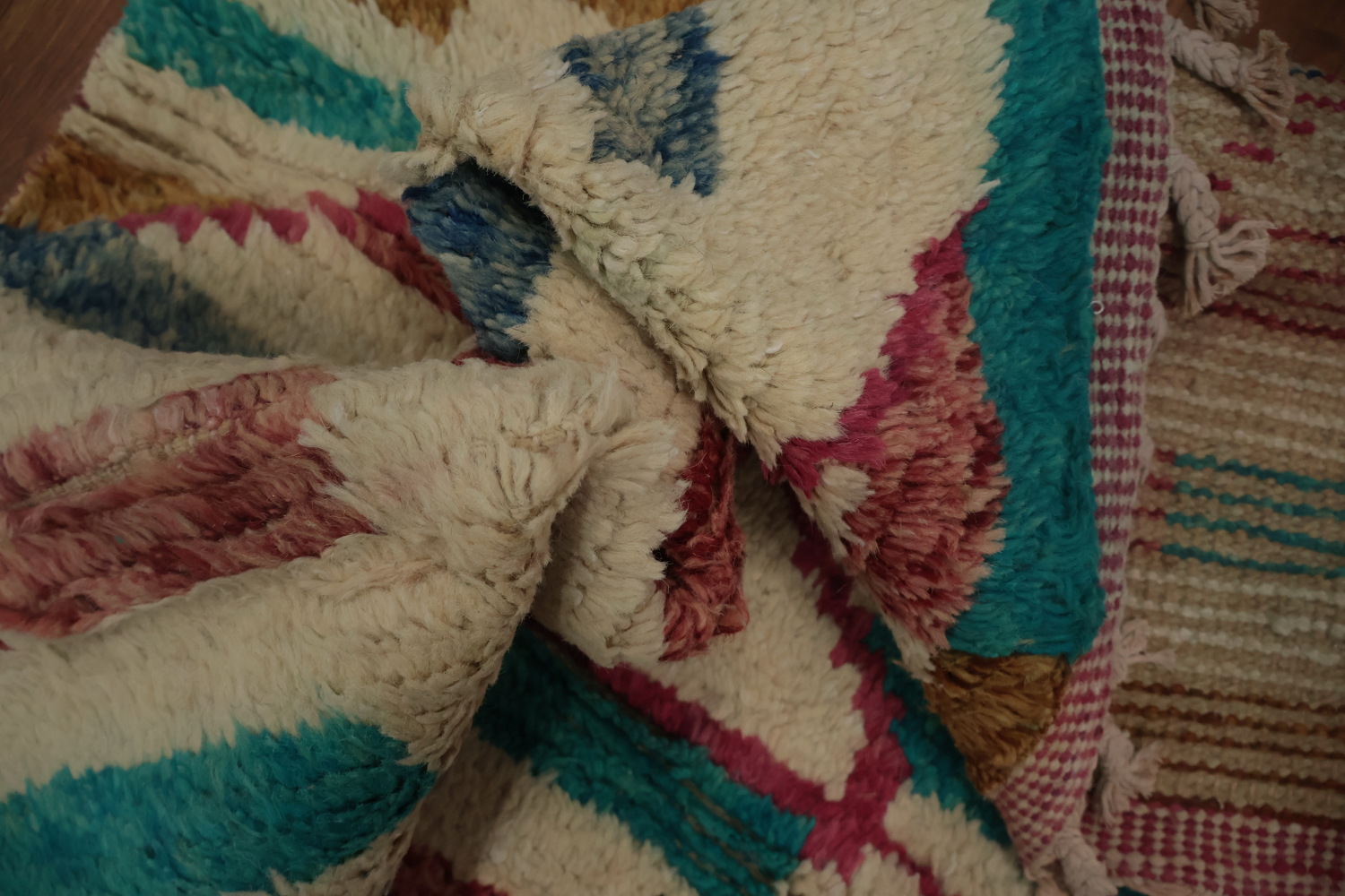 Eye-Catching Triangle Design Moroccan Wool Area Rug 7x11
