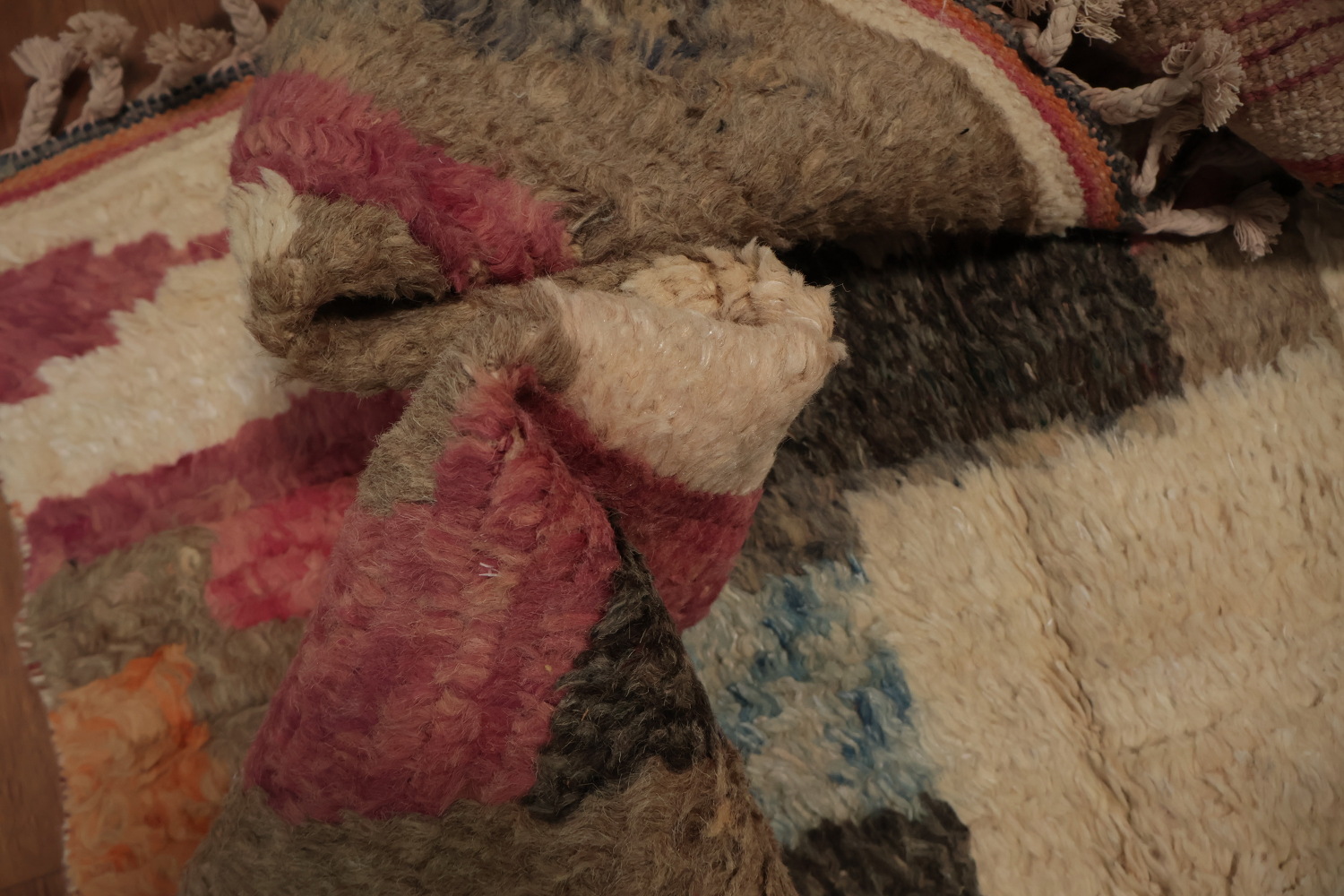 Modern Art Moroccan Wool Area Rug 7x11 to Enhance Living Room Decor