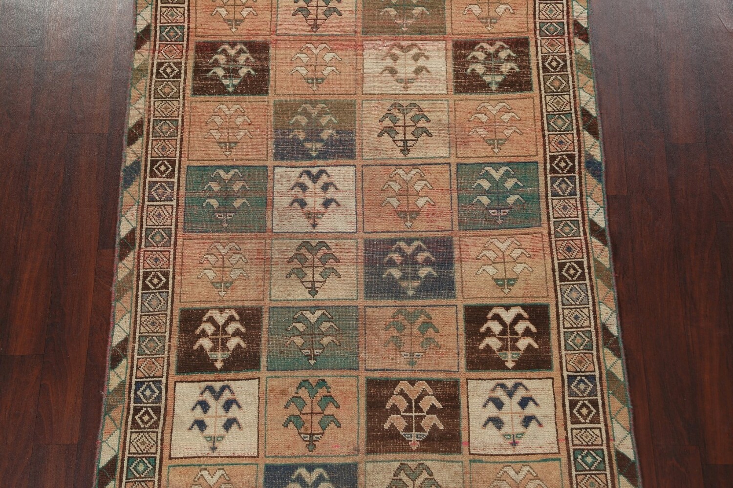 Antique Wool Bakhtiari Persian Area Rug 5x9