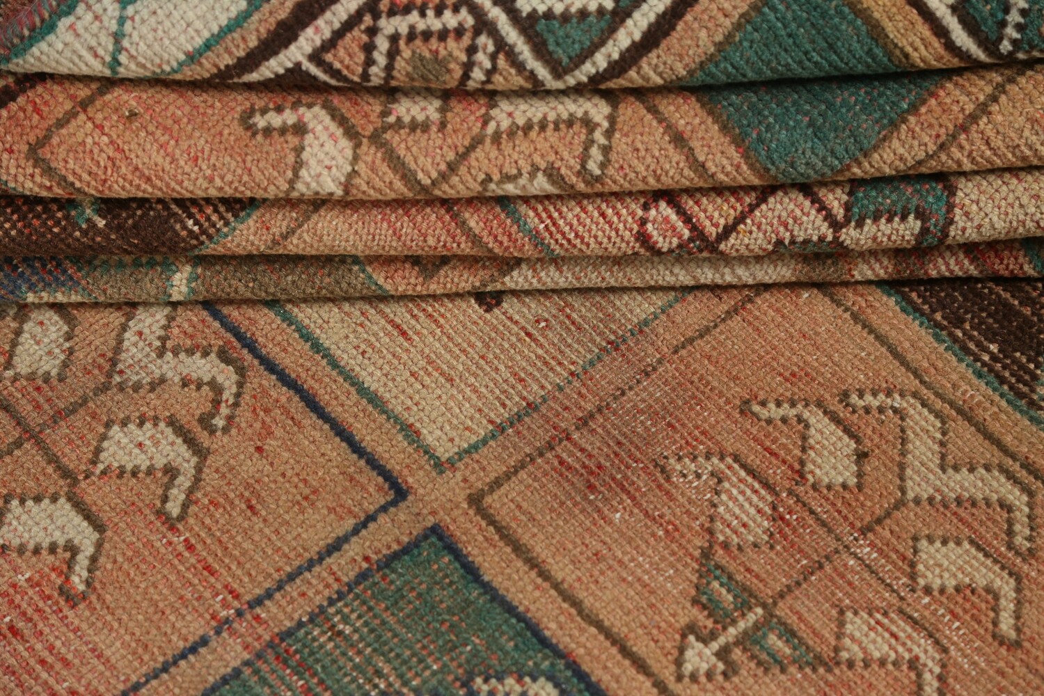 Antique Wool Bakhtiari Persian Area Rug 5x9