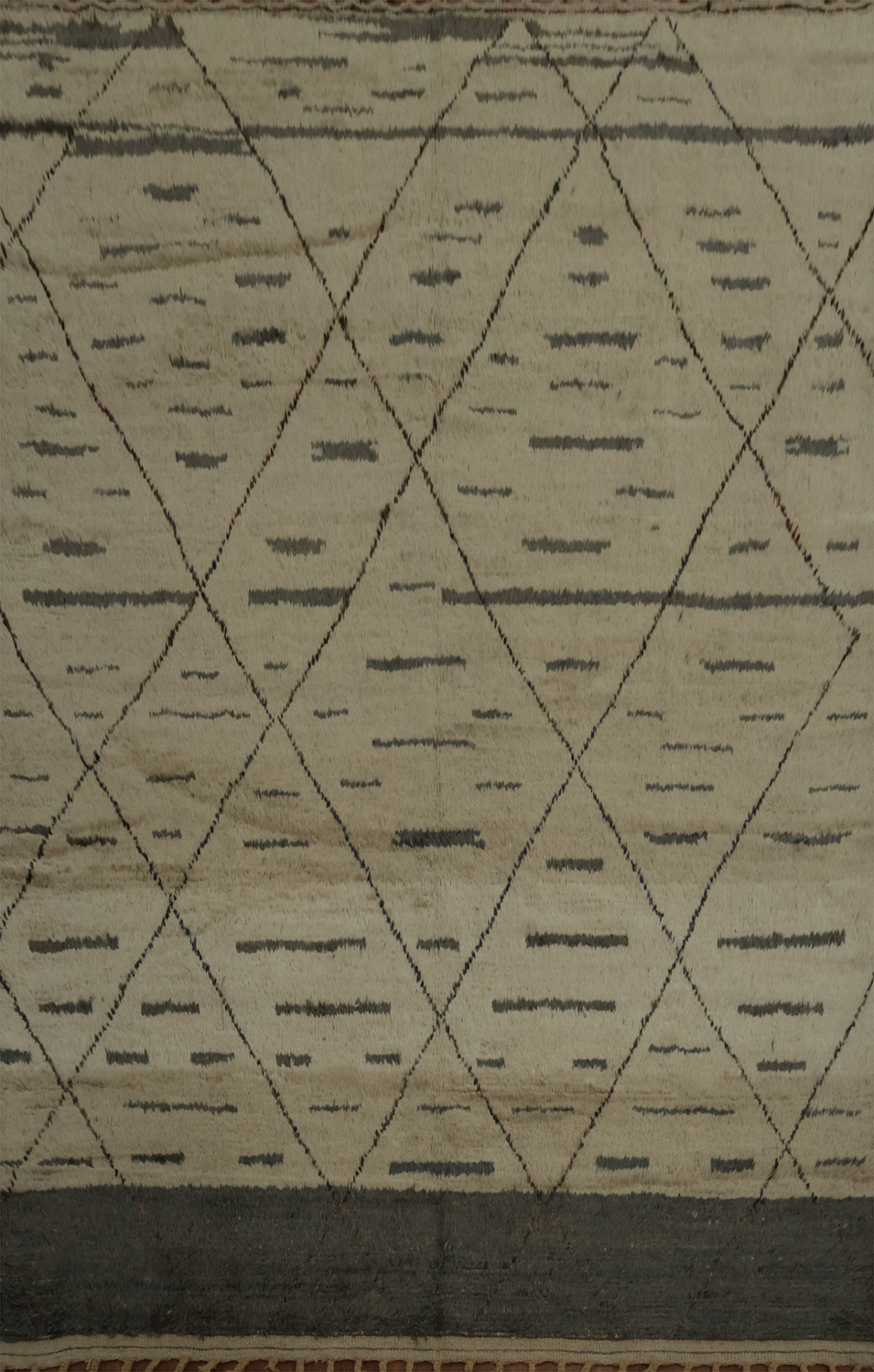 Sophisticated Moroccan Handmade Area Rug 8x11 with Diamond Patterns