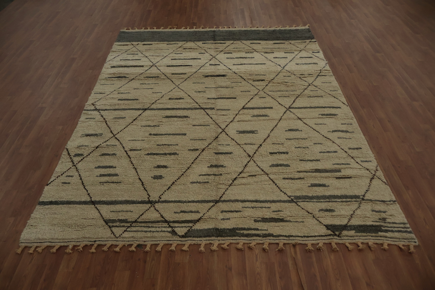 Sophisticated Moroccan Handmade Area Rug 8x11 with Diamond Patterns