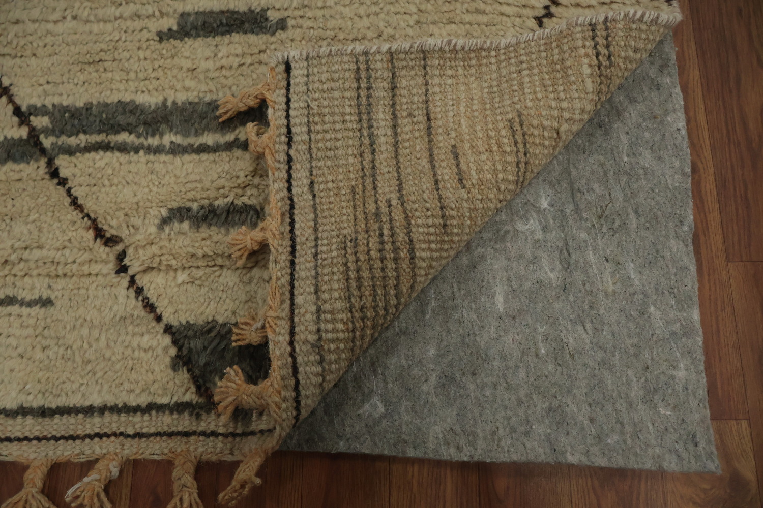 Sophisticated Moroccan Handmade Area Rug 8x11 with Diamond Patterns