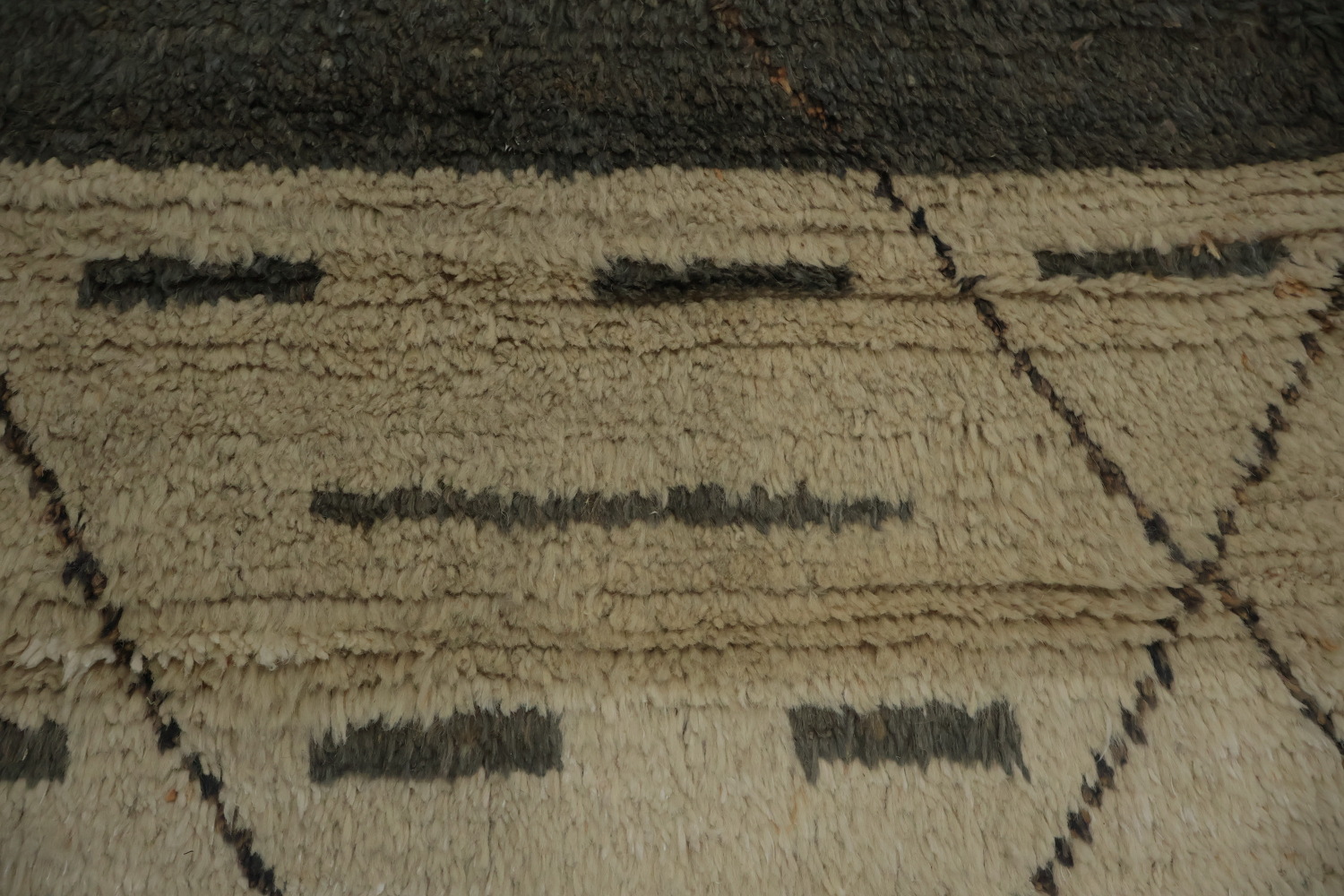 Sophisticated Moroccan Handmade Area Rug 8x11 with Diamond Patterns