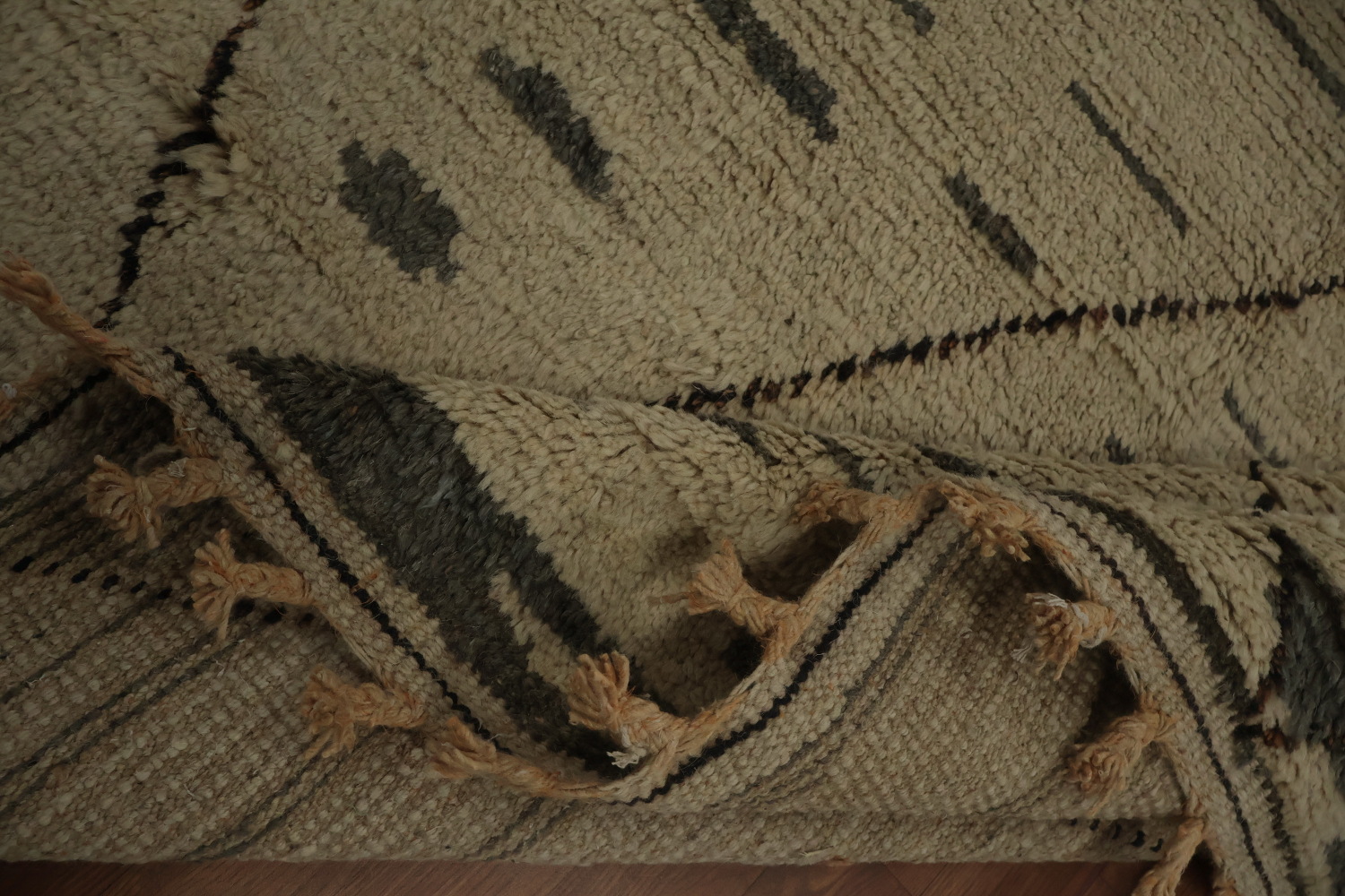 Sophisticated Moroccan Handmade Area Rug 8x11 with Diamond Patterns