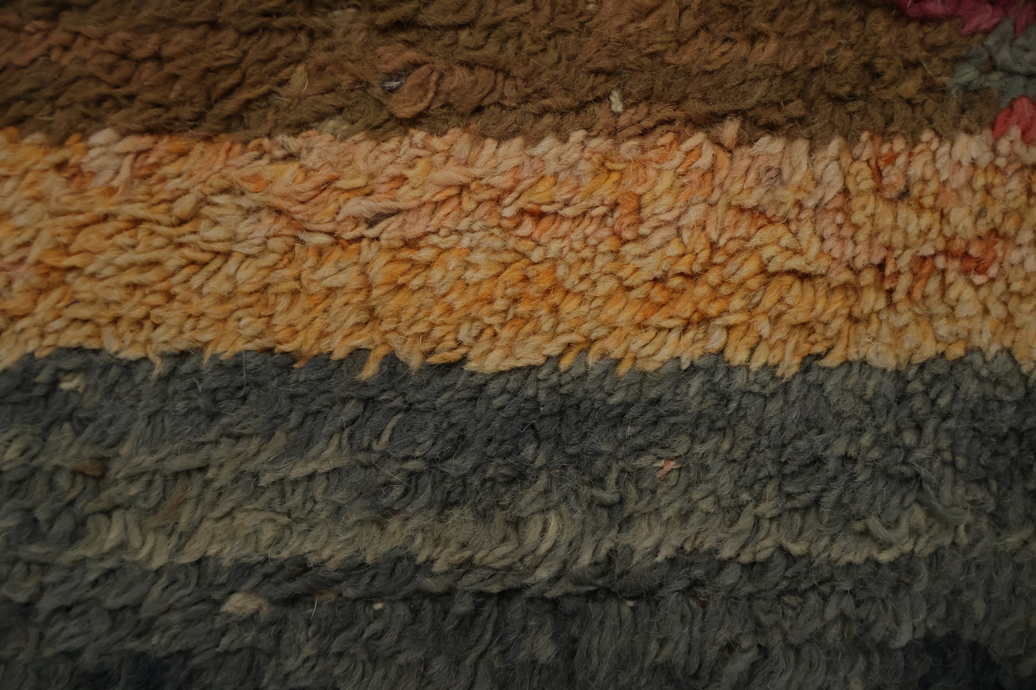 Elegant Moroccan Handmade Area Rug 8x11 Featuring Artistic Gold Details