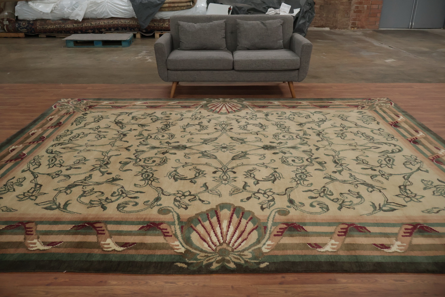 Traditional Nepalese Ornate Border Rug for Classic Home Interiors 9x12