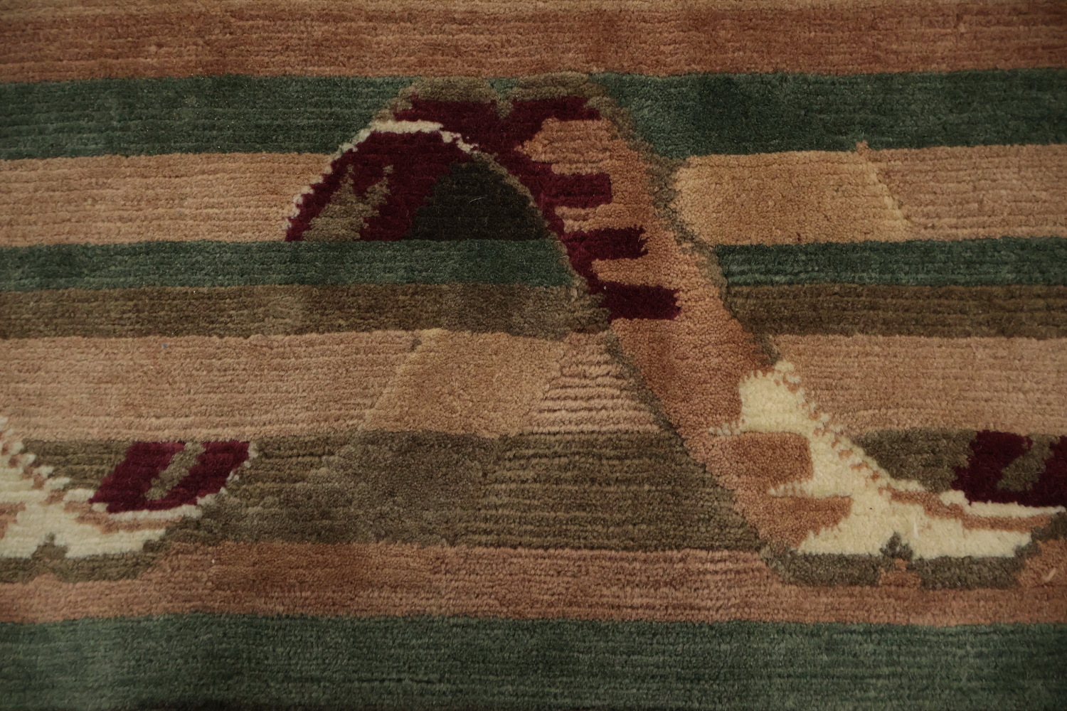 Traditional Nepalese Ornate Border Rug for Classic Home Interiors 9x12