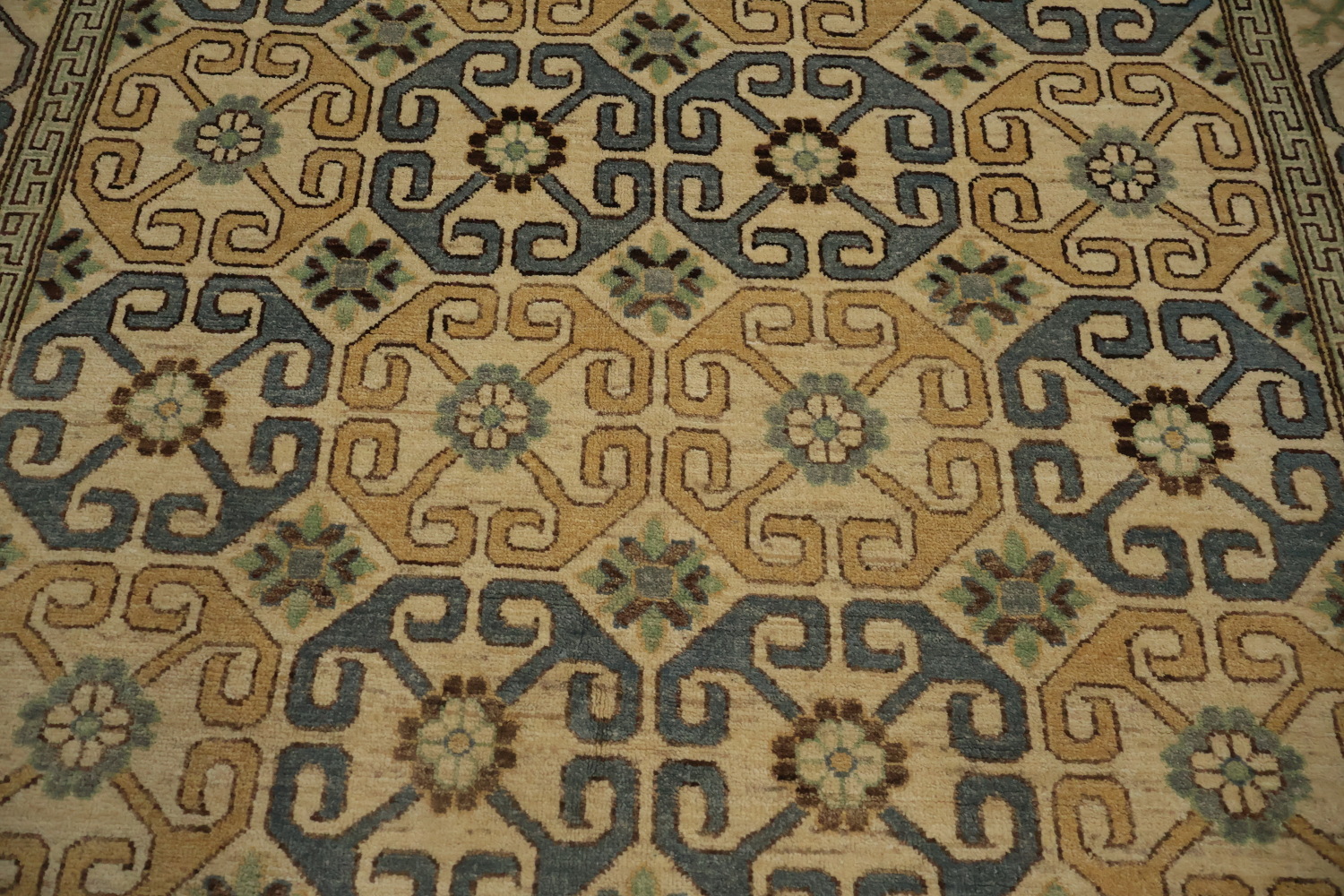 Timeless Elegance Classic Khotan Area Rug 6x9