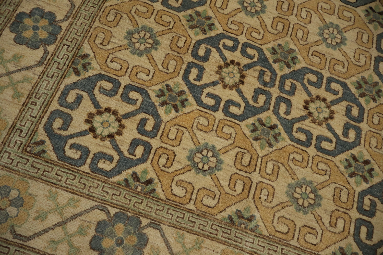 Timeless Elegance Classic Khotan Area Rug 6x9