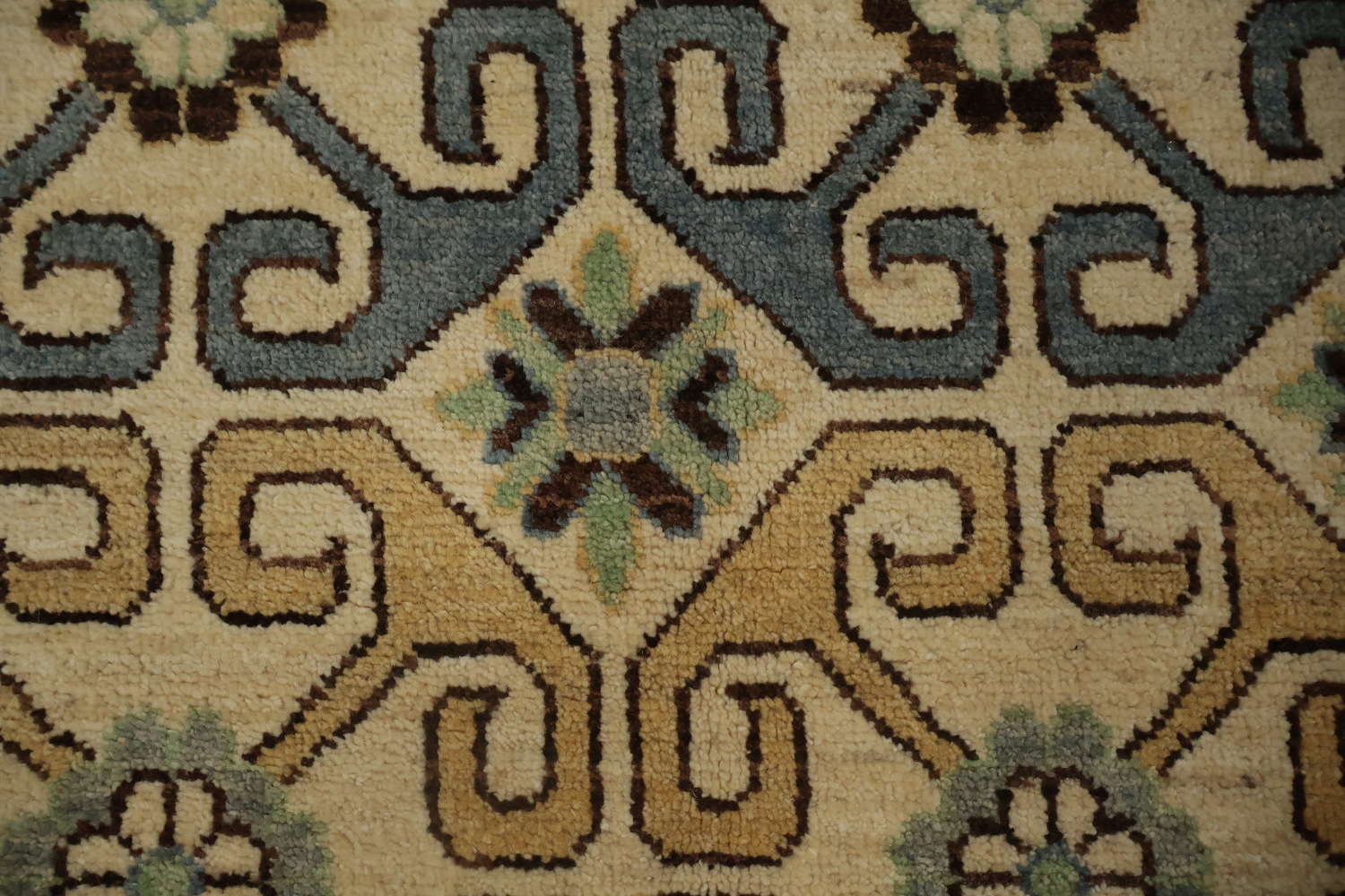 Timeless Elegance Classic Khotan Area Rug 6x9