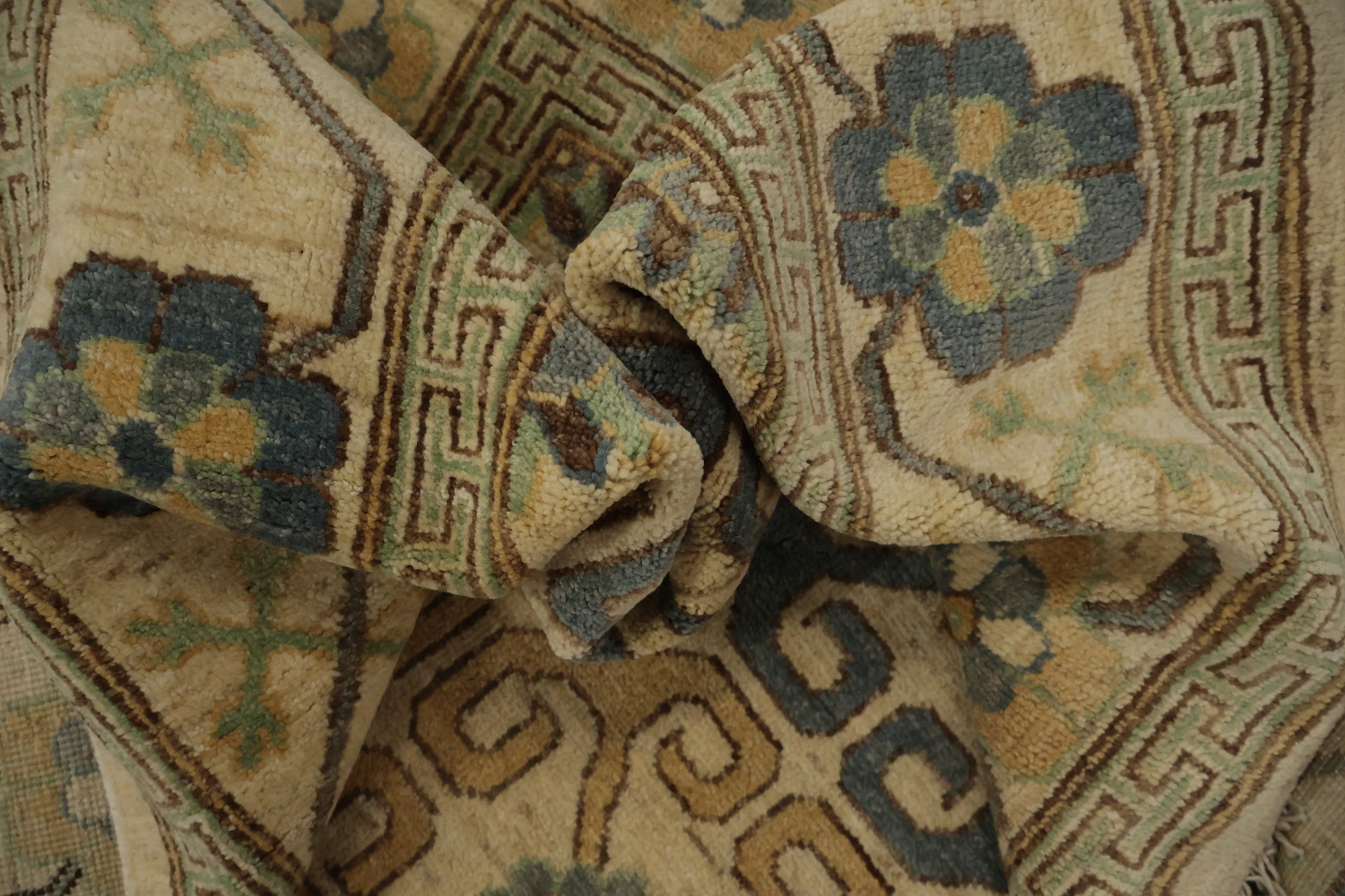 Timeless Elegance Classic Khotan Area Rug 6x9