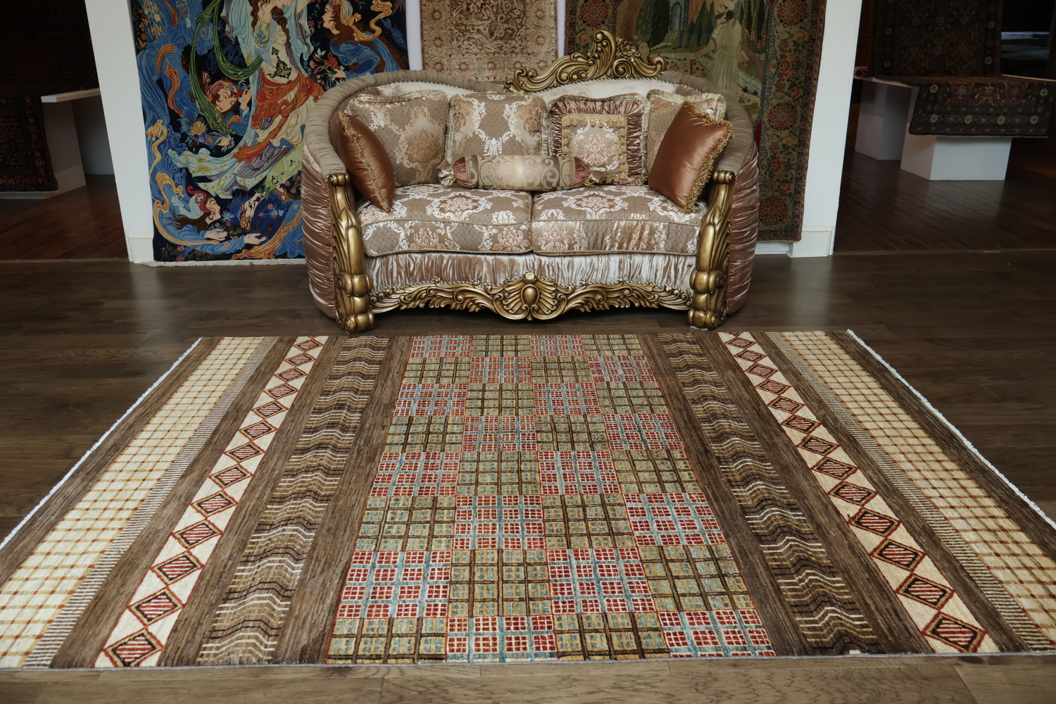 Warm and Inviting Ethnic Patterned Area Rug Design 7x9