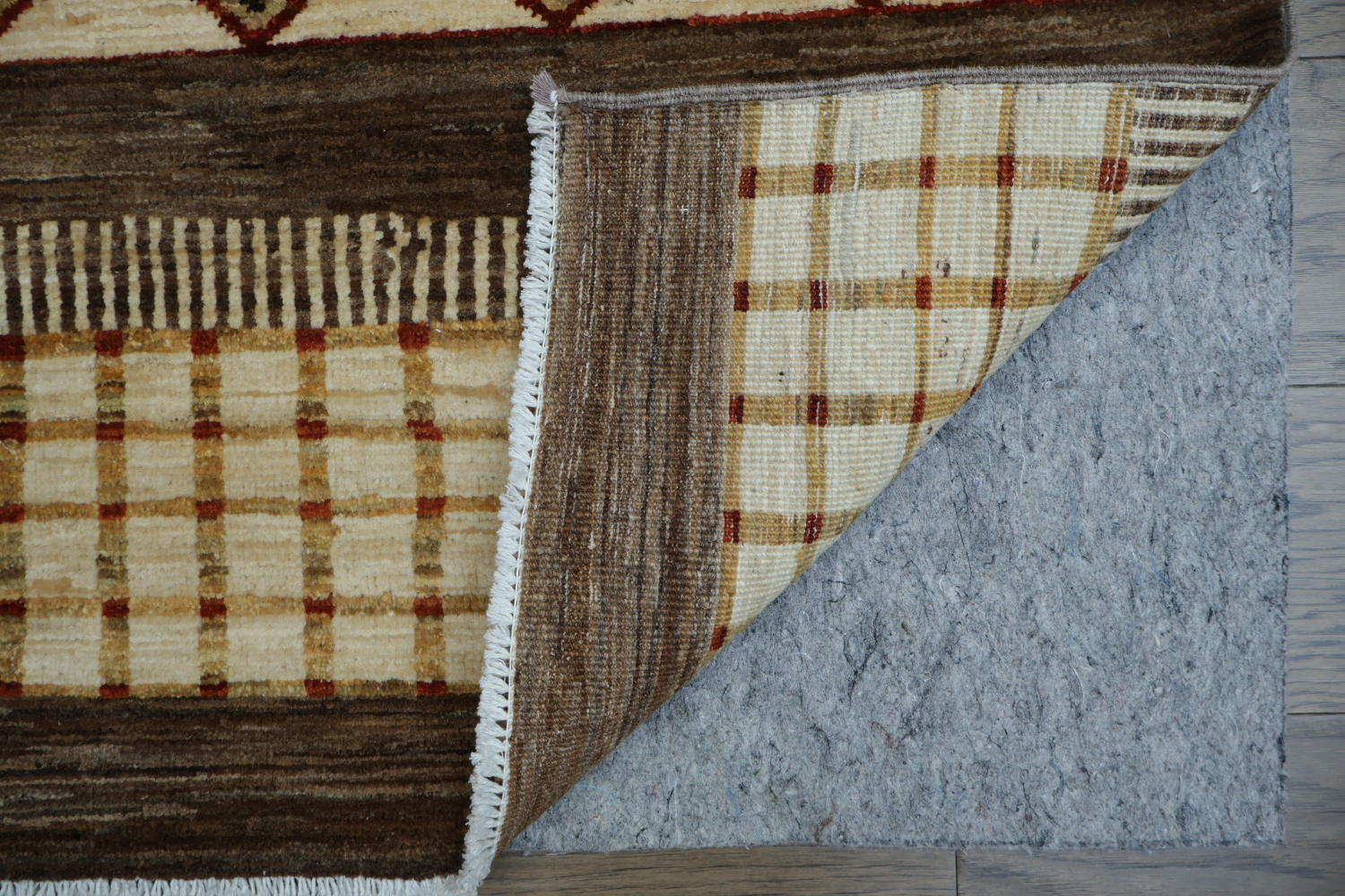 Warm and Inviting Ethnic Patterned Area Rug Design 7x9
