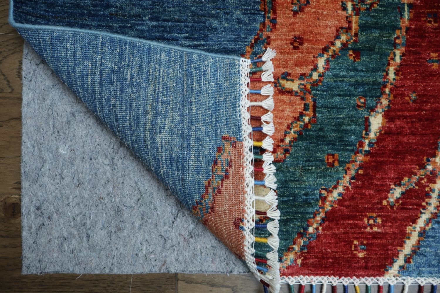 Bold Abstract Design Rug with Vibrant Splashes of Color 6x8