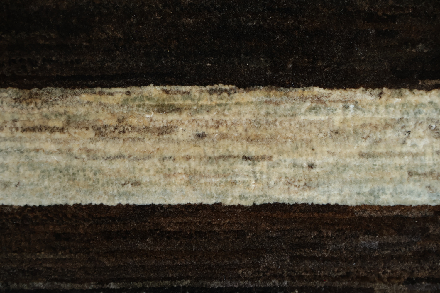 Elegant Horizontal Stripes Rug for Contemporary Interiors 6x9