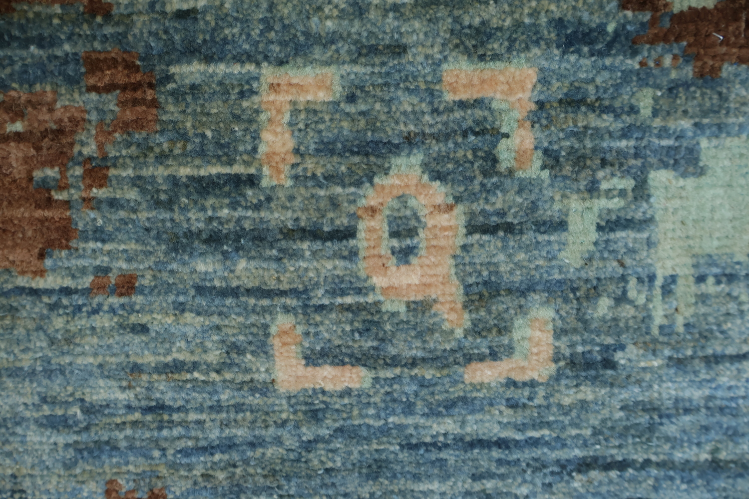 Abstract Artistic Blue Rug for a Modern Living Room Aesthetic 7x10