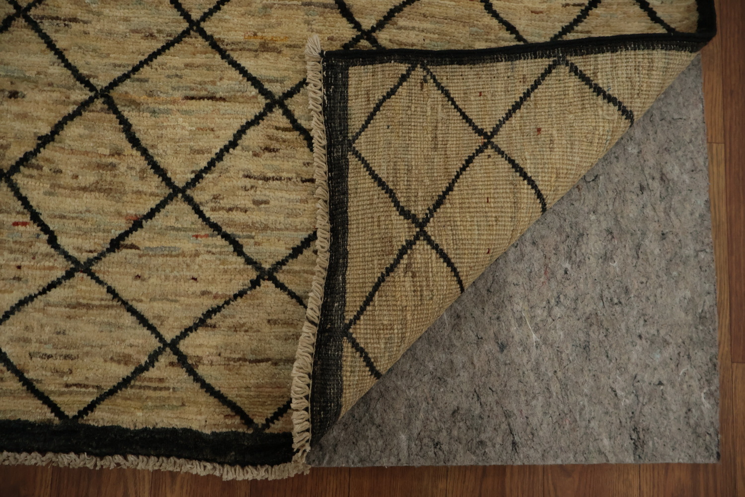 Modern Diamond Grid Moroccan Rug 8x10 for Stylish Living Spaces