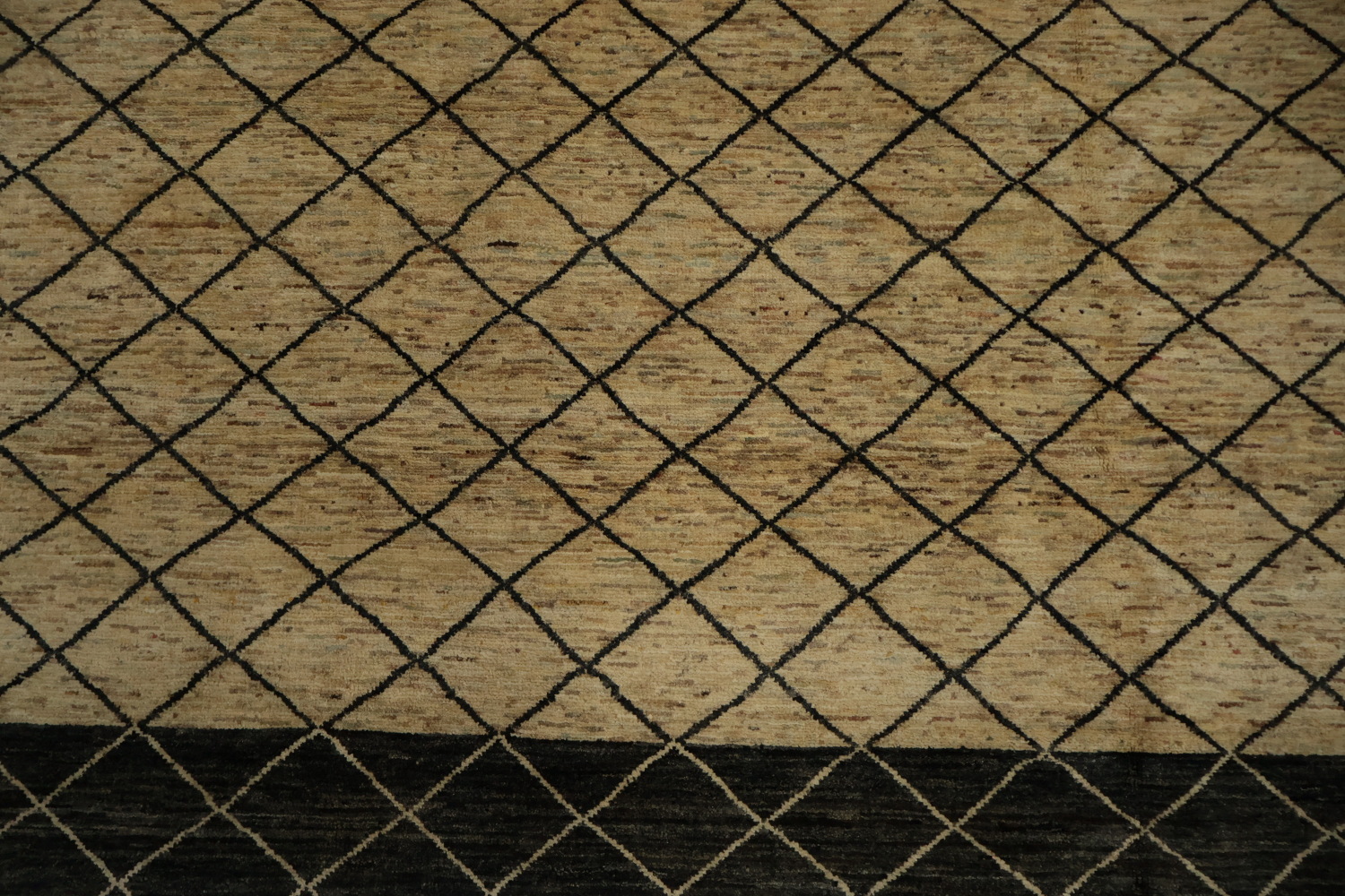 Modern Diamond Grid Moroccan Rug 8x10 for Stylish Living Spaces