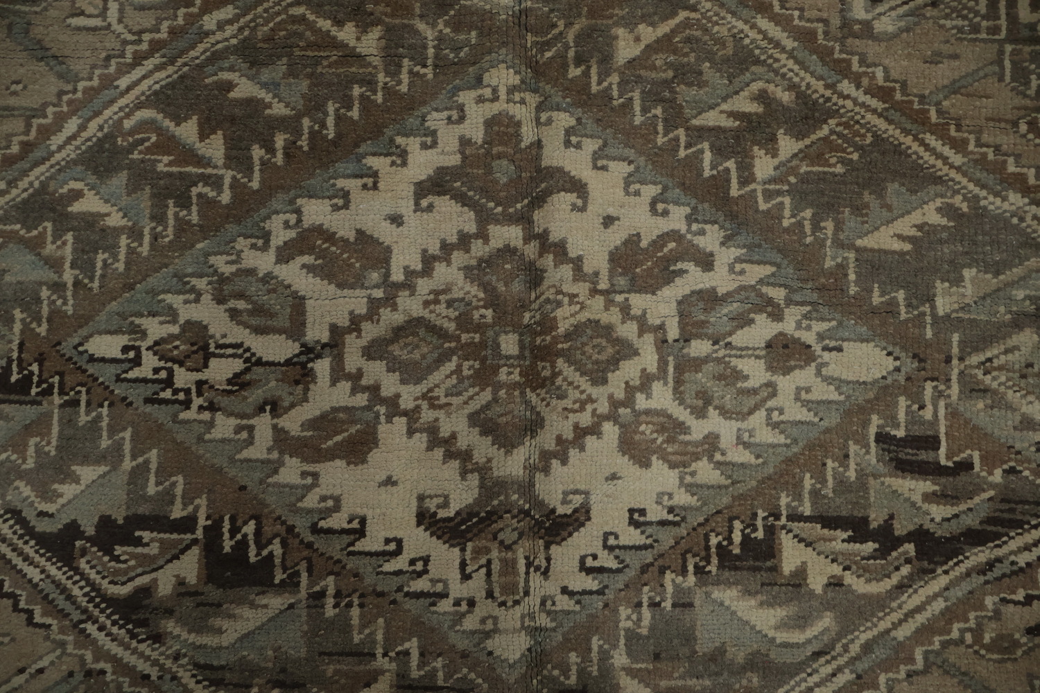 Vintage Geometric Distressed Heriz Persian Rug 7x9