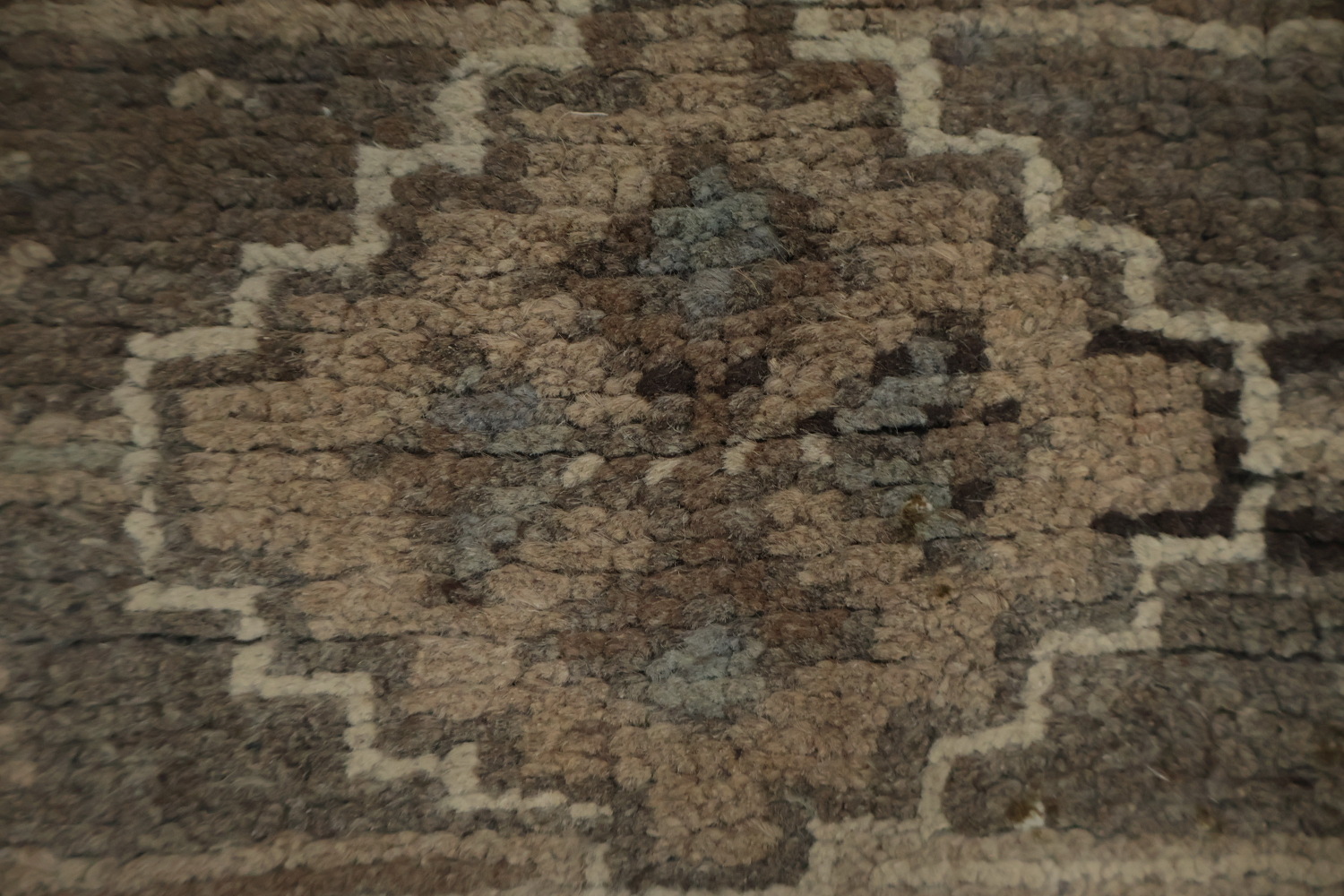 Vintage Geometric Distressed Heriz Persian Rug 7x9