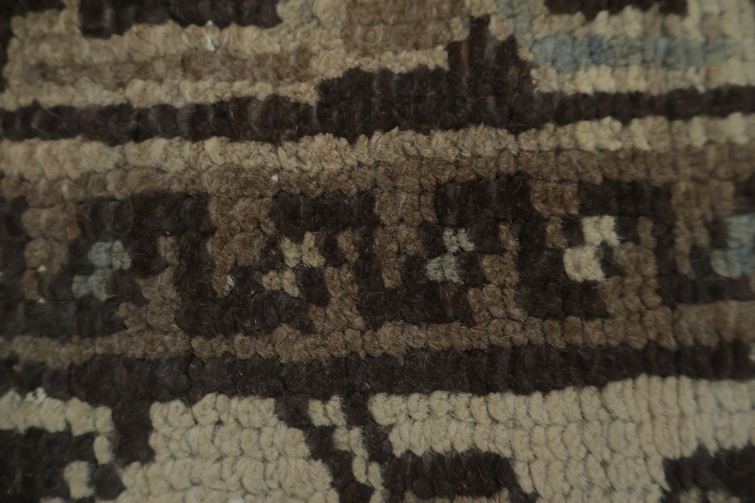 Vintage Geometric Distressed Heriz Persian Rug 7x9