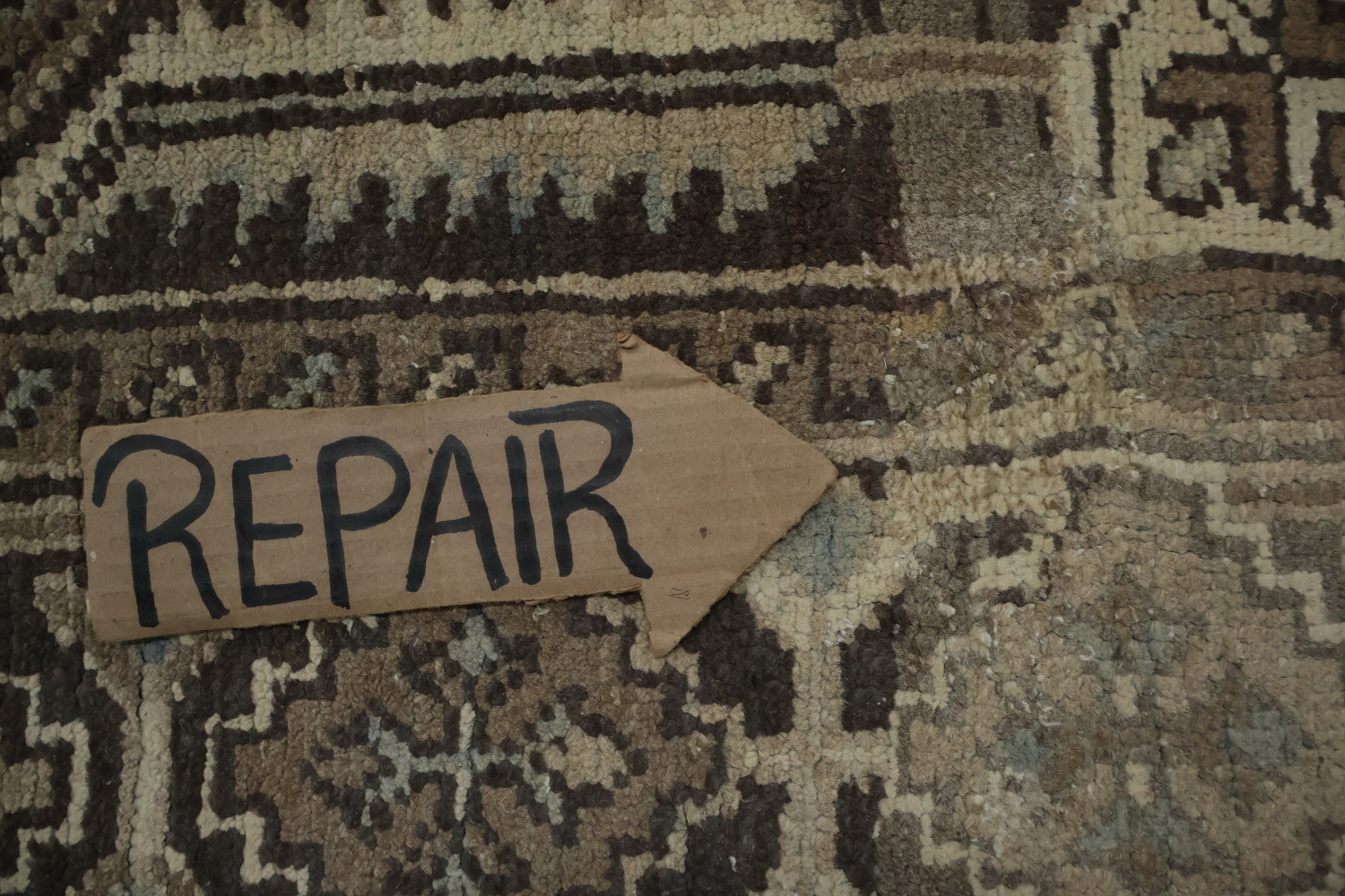 Vintage Geometric Distressed Heriz Persian Rug 7x9