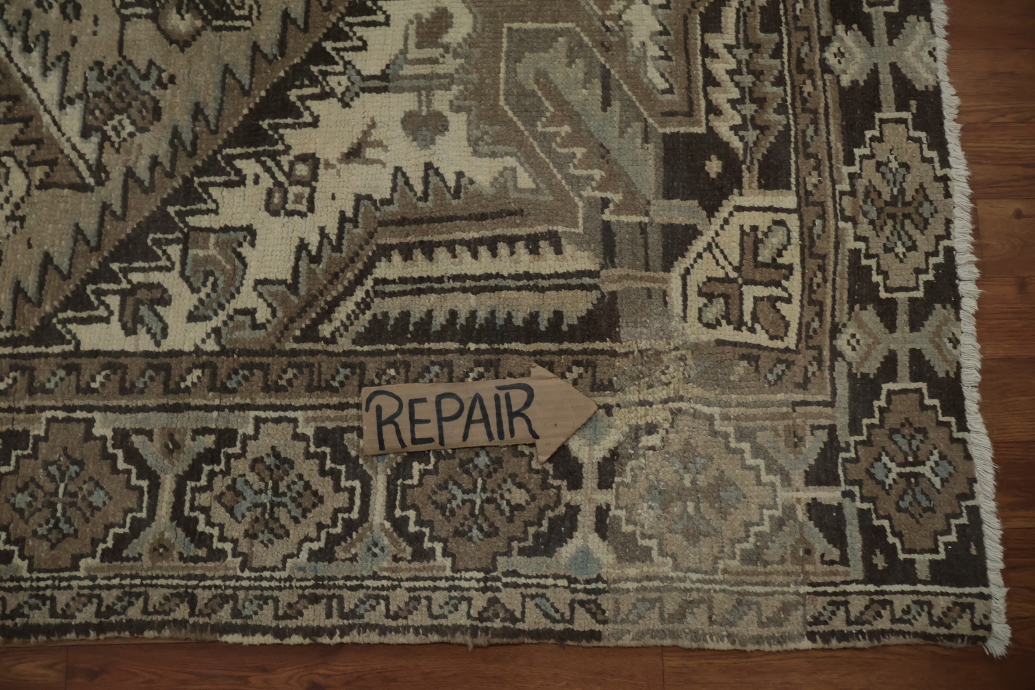 Vintage Geometric Distressed Heriz Persian Rug 7x9