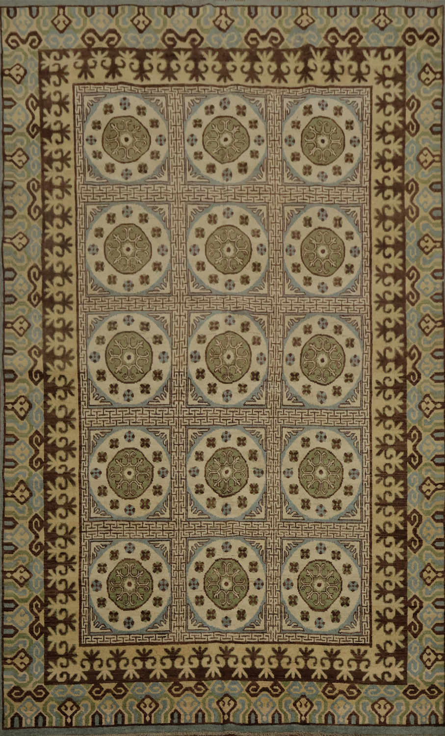 Classic Oriental Khotan Area Rug 6x10 with Timeless Circular Motifs