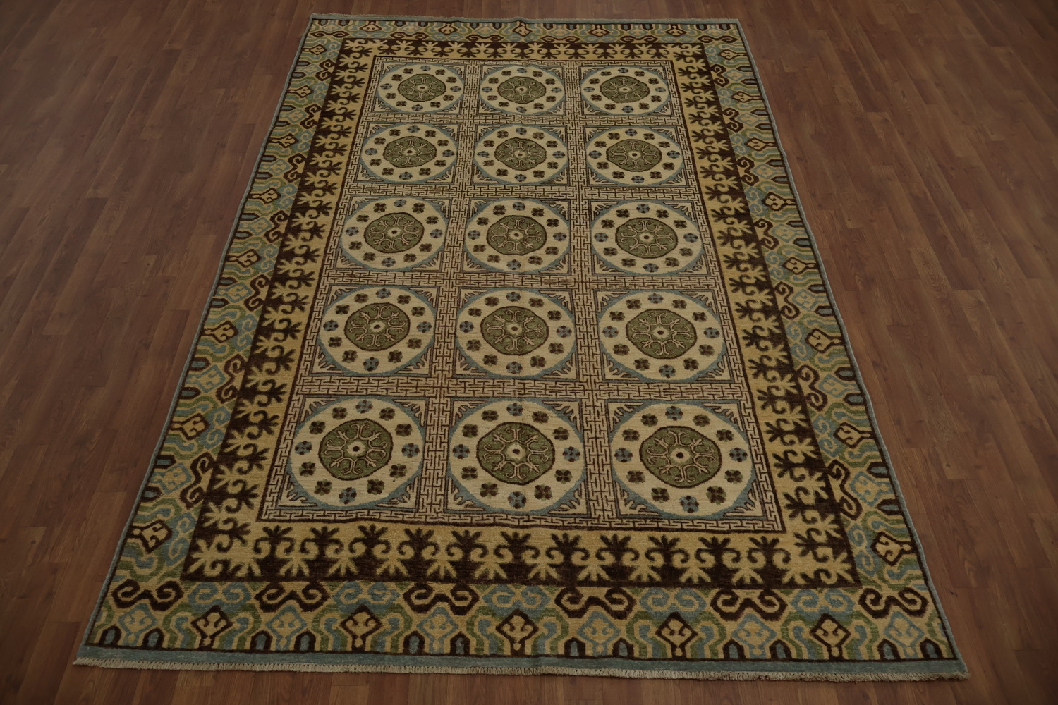 Classic Oriental Khotan Area Rug 6x10 with Timeless Circular Motifs