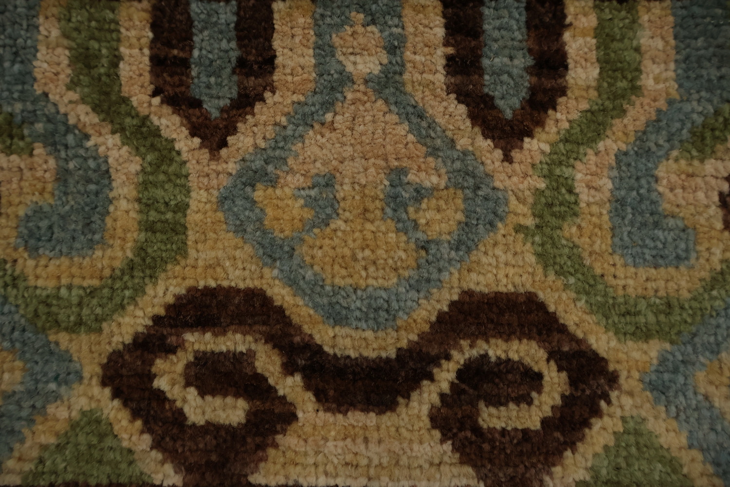 Classic Oriental Khotan Area Rug 6x10 with Timeless Circular Motifs