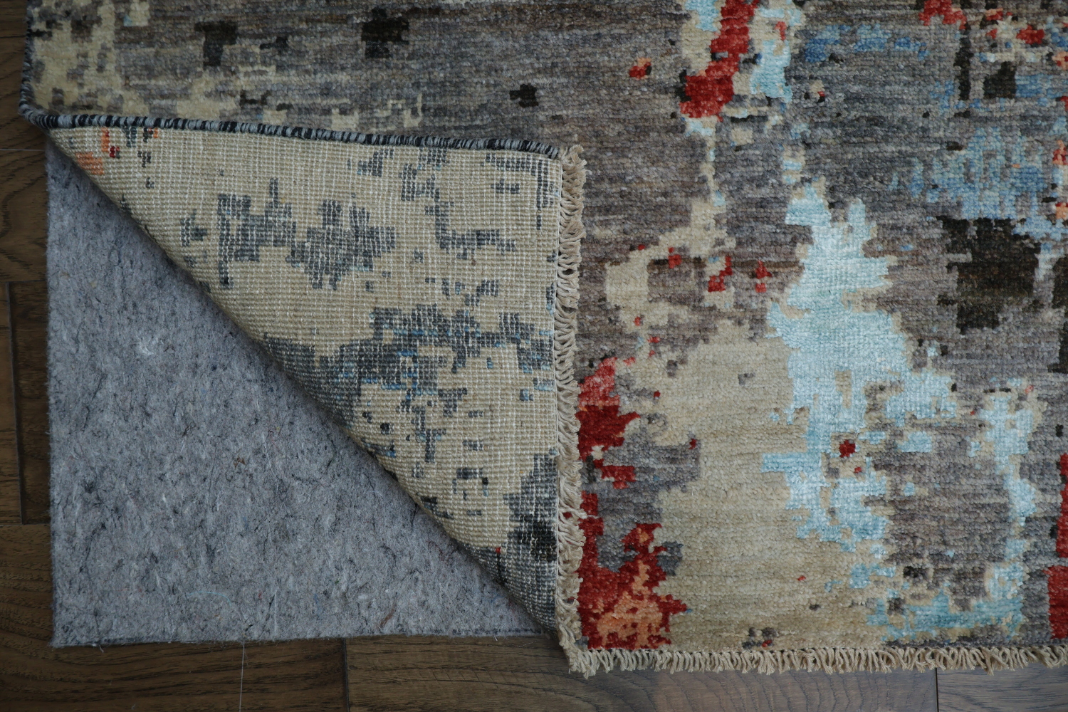 Modern Rug with Abstract Brushstroke Design 7x10