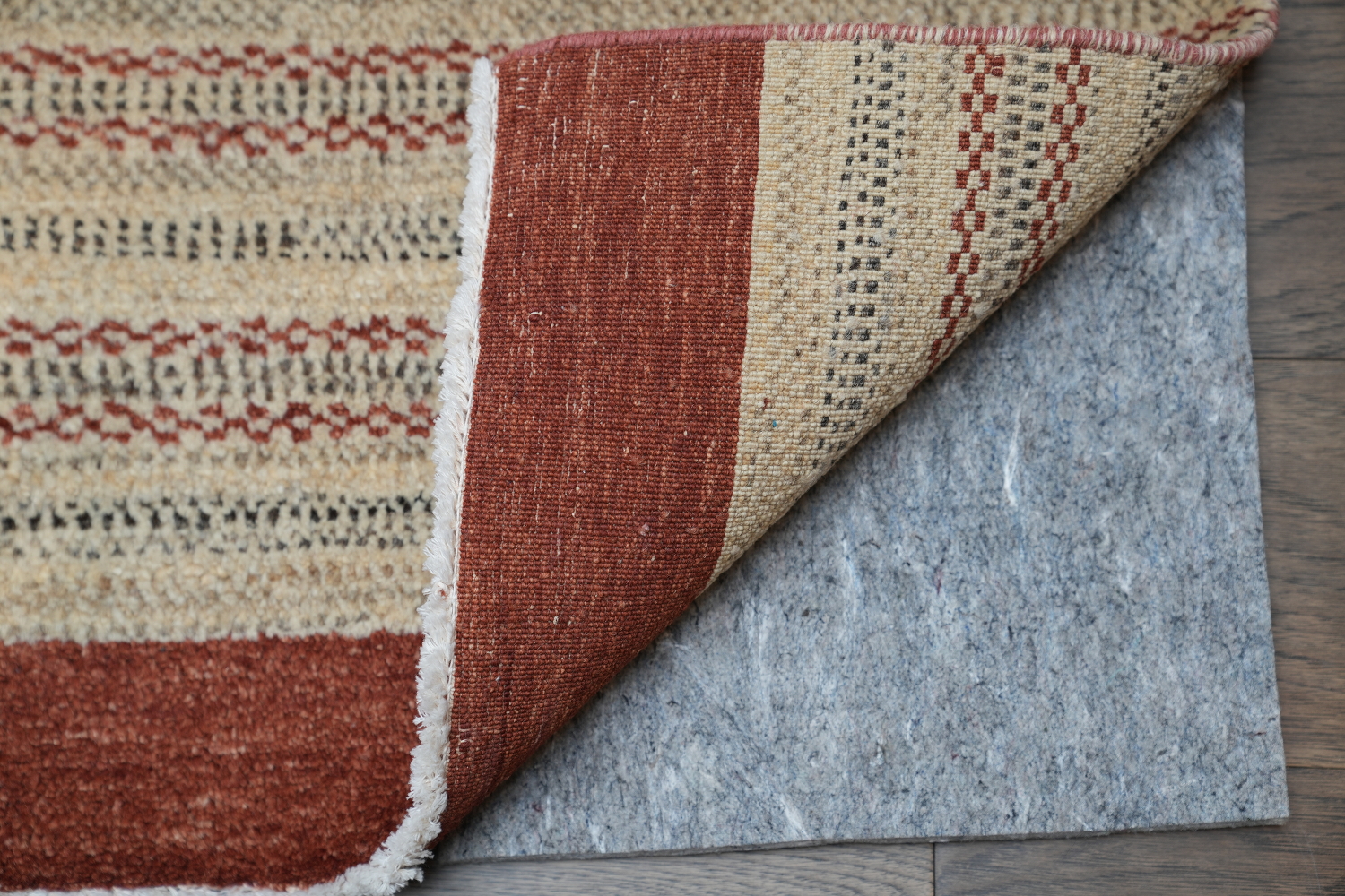 Stylish Khaki and Red Striped Rug Perfect for Living Spaces 5x8