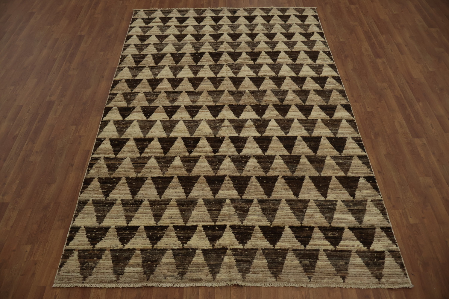 Chic Kashkoli Area Rug 6x10 Brown and Beige Triangle Design Accent