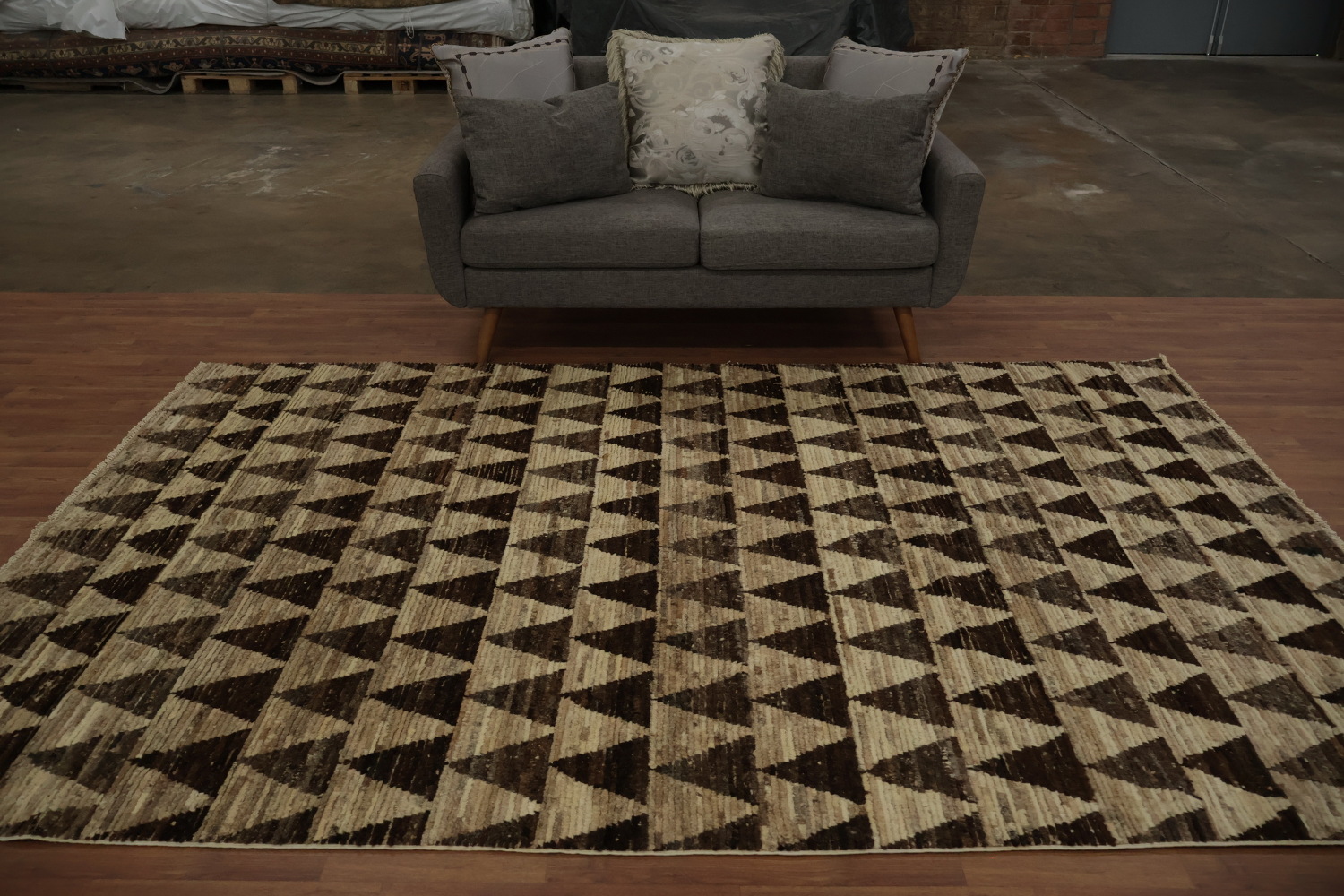 Chic Kashkoli Area Rug 6x10 Brown and Beige Triangle Design Accent