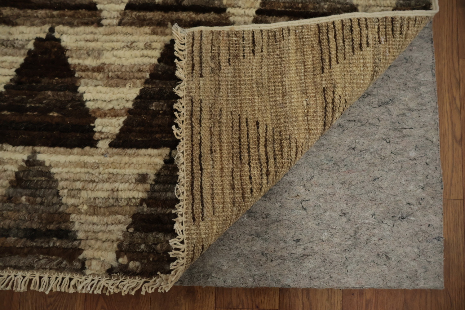 Chic Kashkoli Area Rug 6x10 Brown and Beige Triangle Design Accent