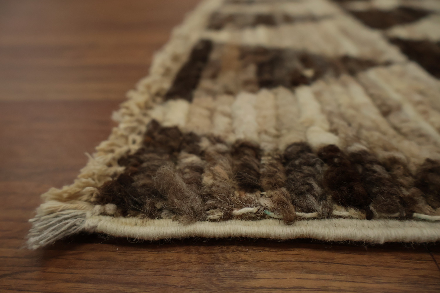 Chic Kashkoli Area Rug 6x10 Brown and Beige Triangle Design Accent