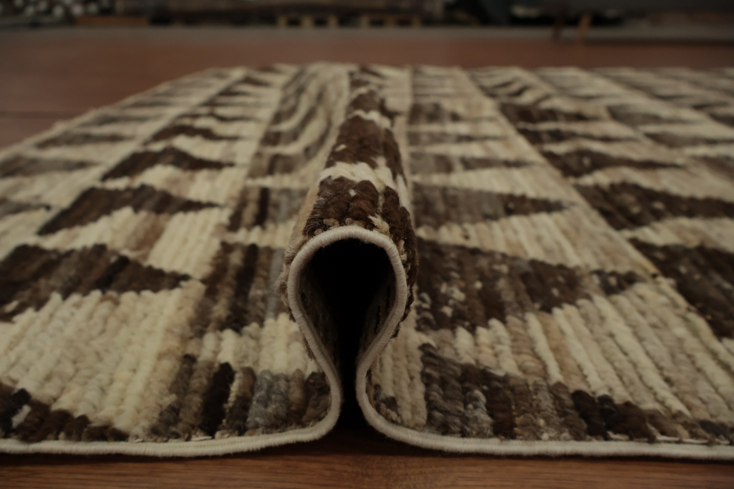 Chic Kashkoli Area Rug 6x10 Brown and Beige Triangle Design Accent