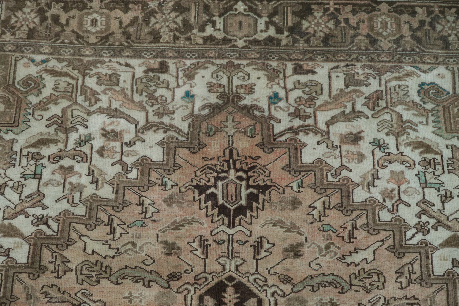 Vintage Geometric Muted Coral Peach Heriz Persian Area Rug 8x11