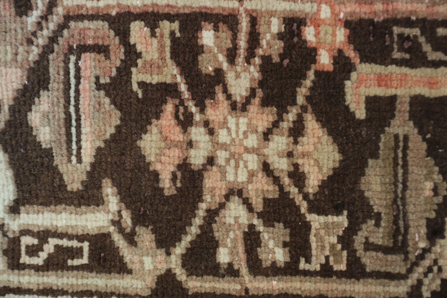 Vintage Geometric Muted Coral Peach Heriz Persian Area Rug 8x11
