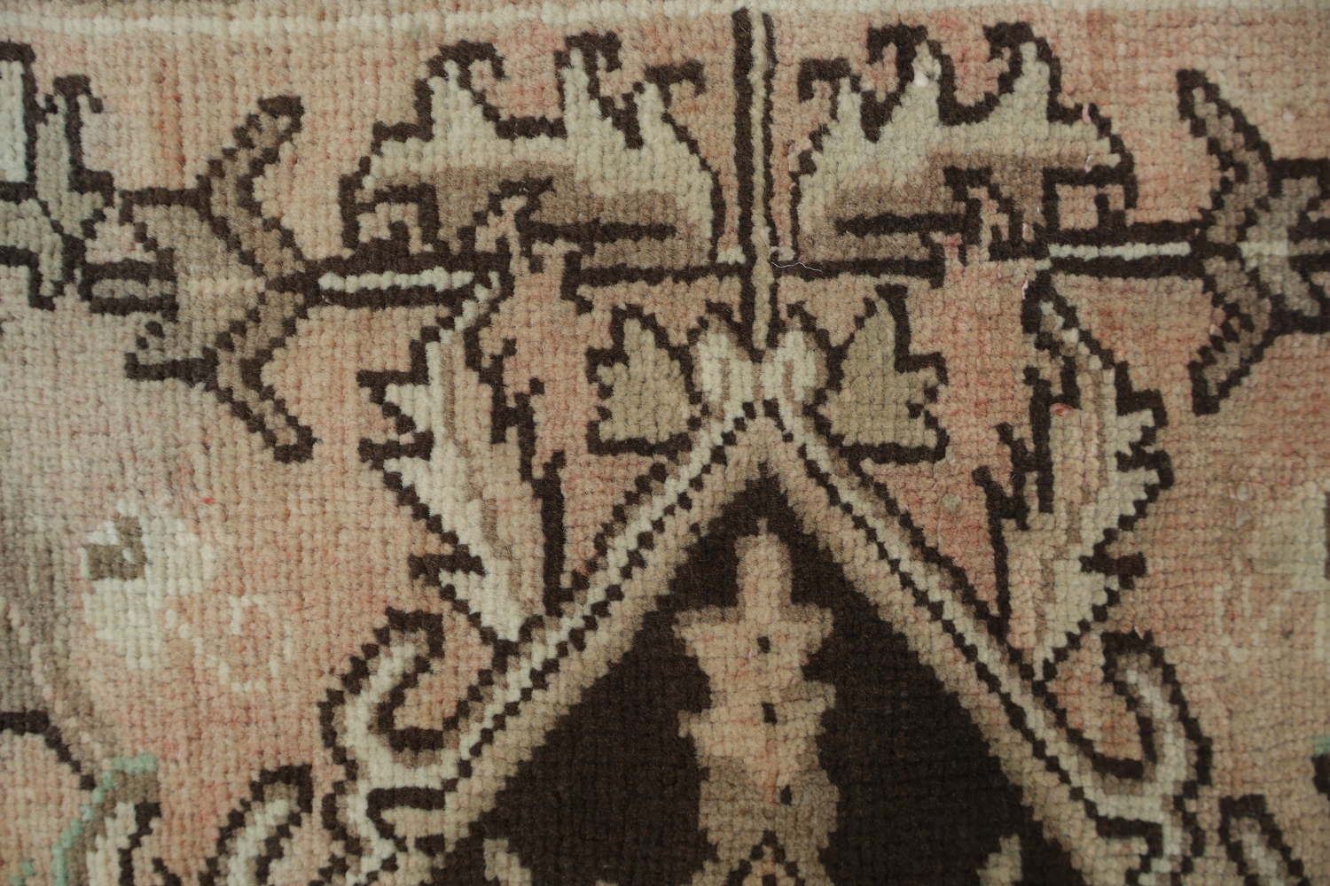 Vintage Geometric Muted Coral Peach Heriz Persian Area Rug 8x11