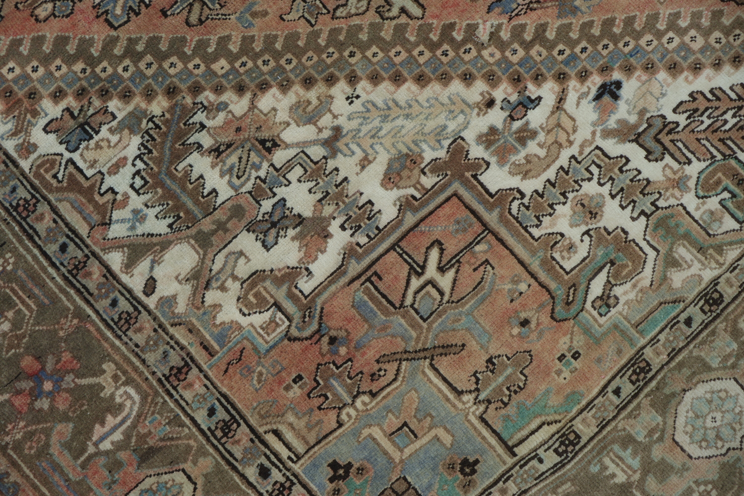 Vintage Geometric Heriz Persian Area Rug 8x11